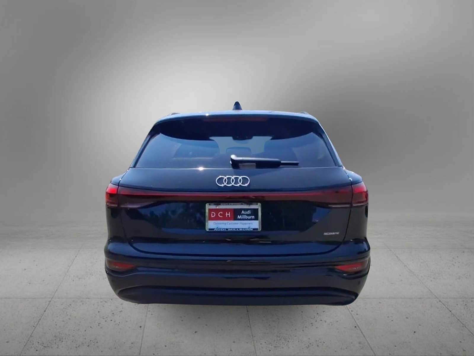 Thumbnail: 2025 Audi Q6 e-tron - 7