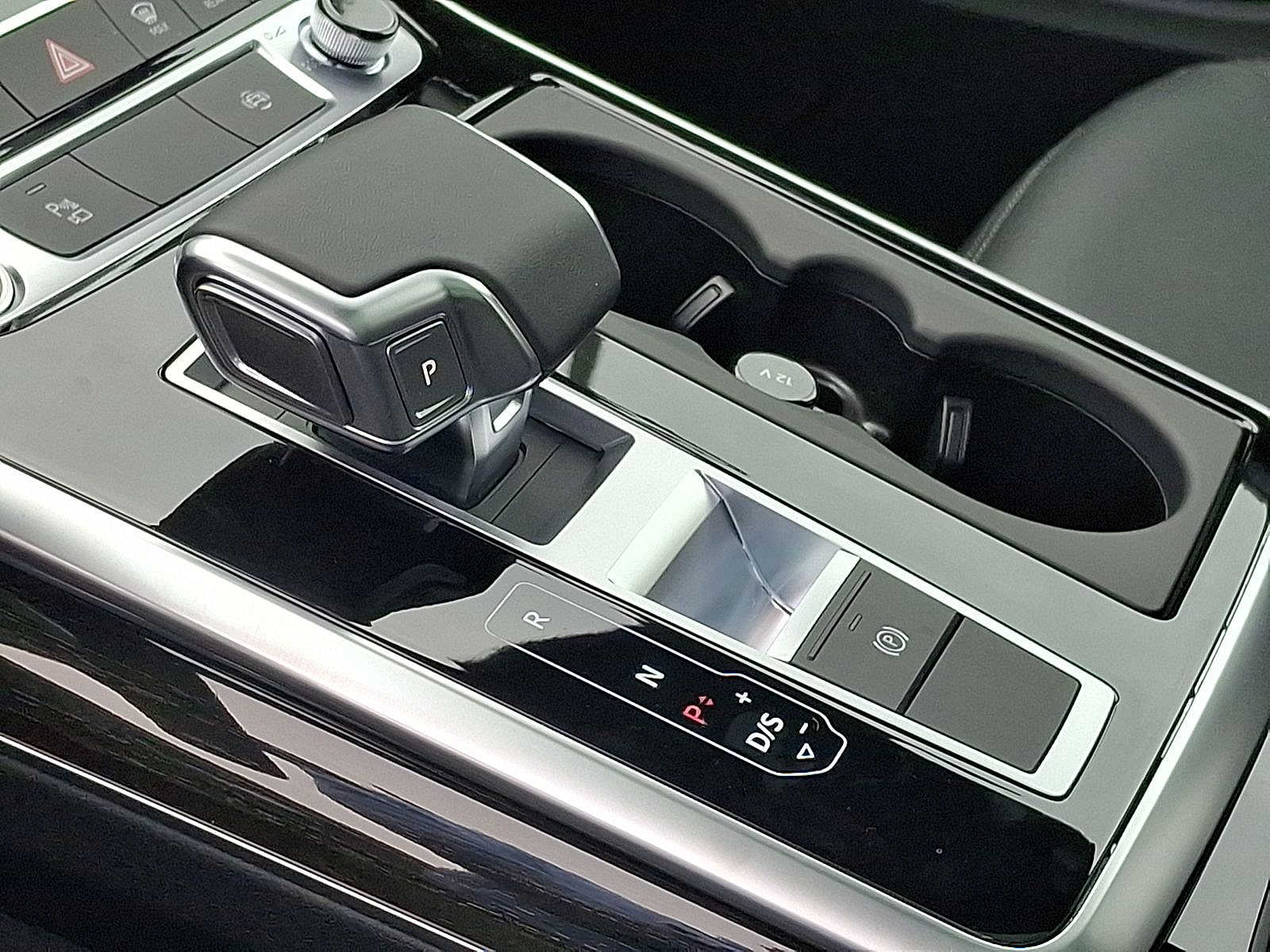 Thumbnail: 2026 Audi Q7 - 14