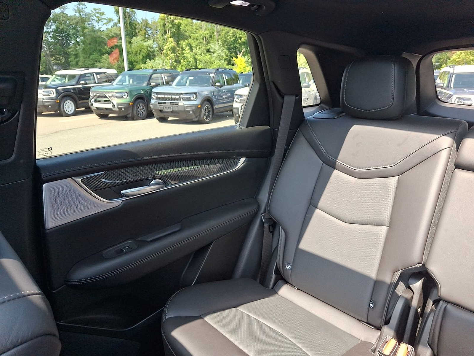 Thumbnail: 2023 Cadillac XT5 - 12