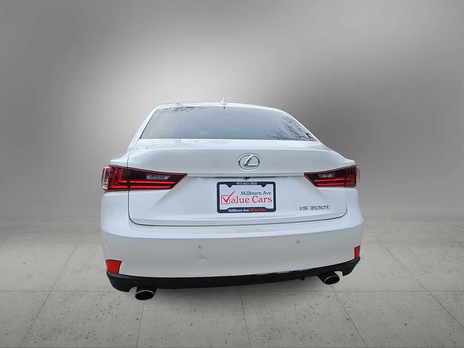 Thumbnail: 2016 Lexus IS - 7