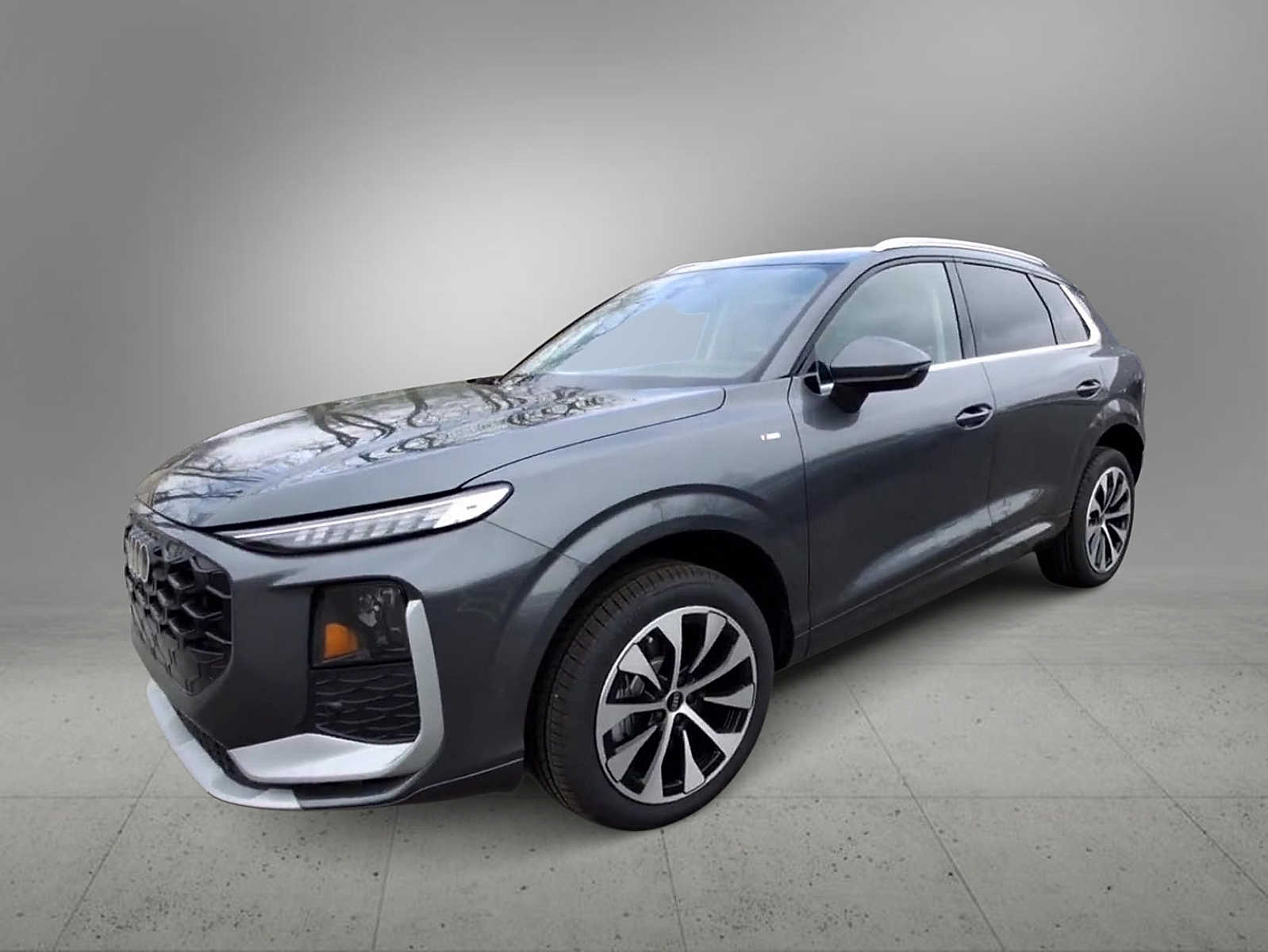 Thumbnail: 2026 Audi Q3 - 4