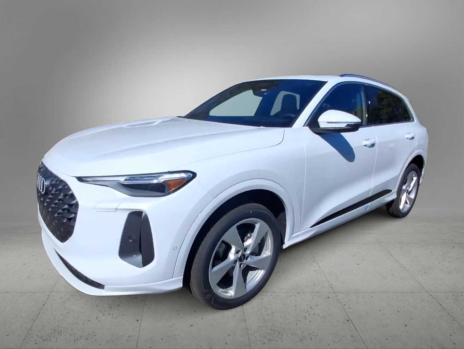 Thumbnail: 2025 Audi Q5 - 4