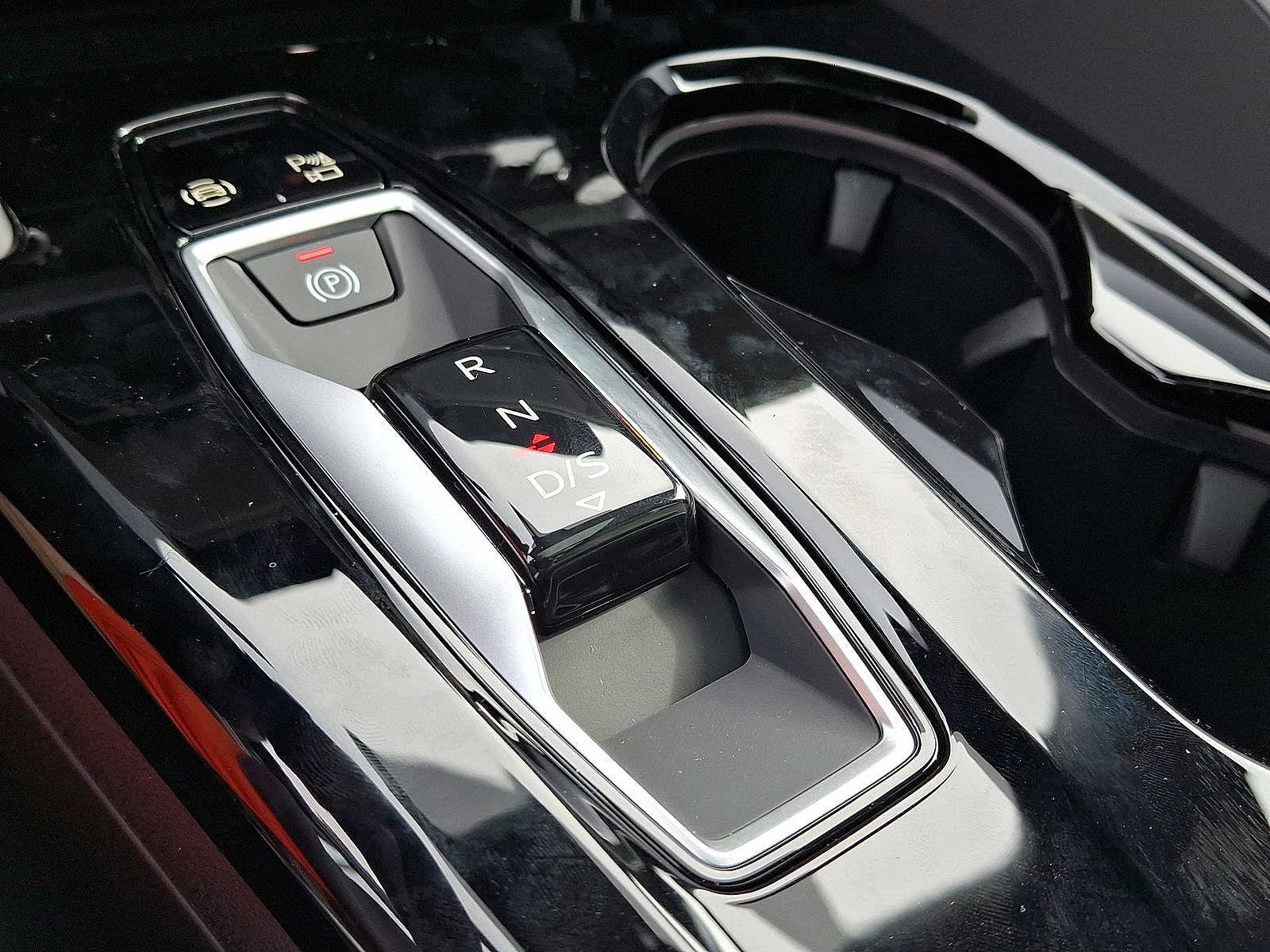 Thumbnail: 2025 Audi Q5 - 14