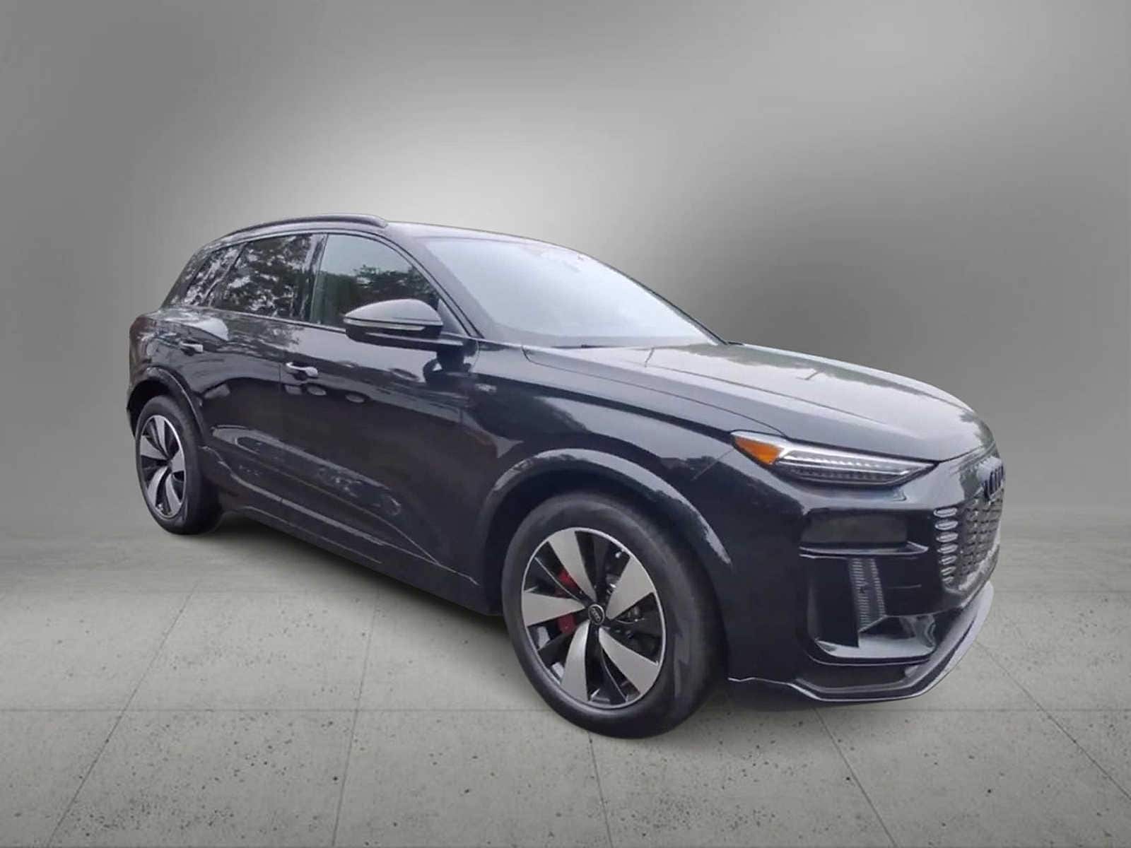 Thumbnail: 2025 Audi SQ6 e-tron - 2