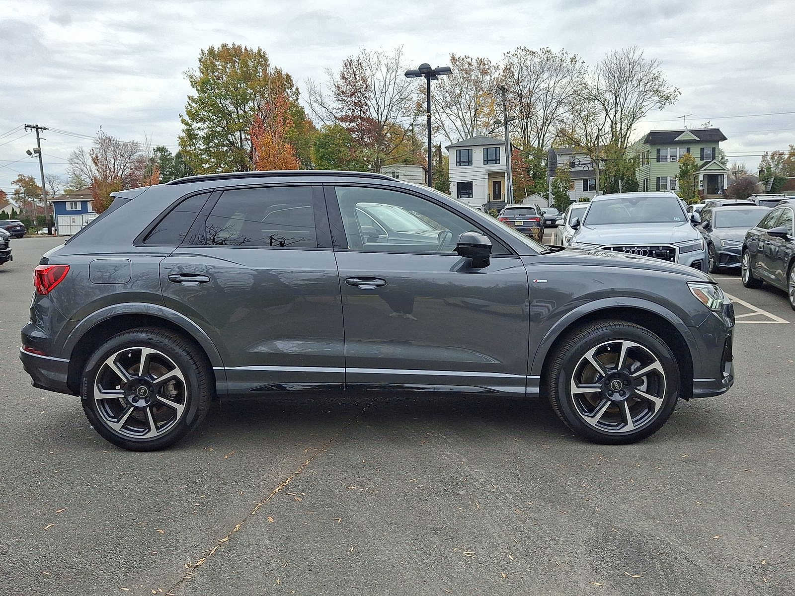 Thumbnail: 2025 Audi Q3 - 24