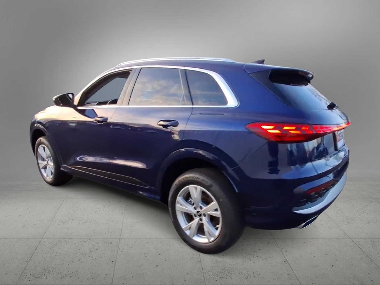 Thumbnail: 2025 Audi Q5 - 6