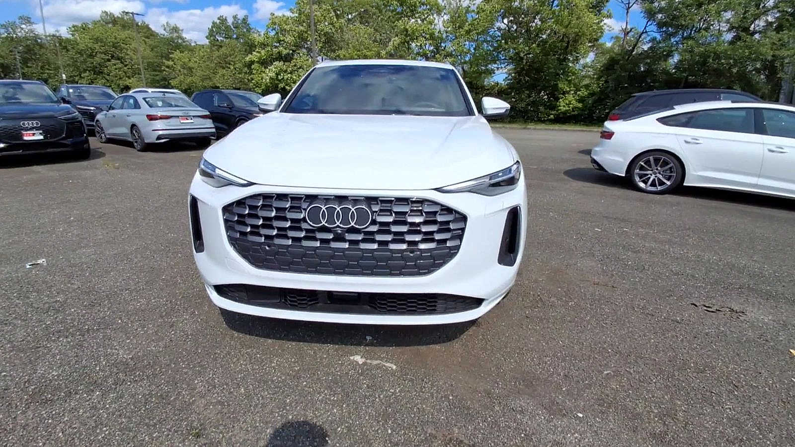 Thumbnail: 2025 Audi Q5 - 3