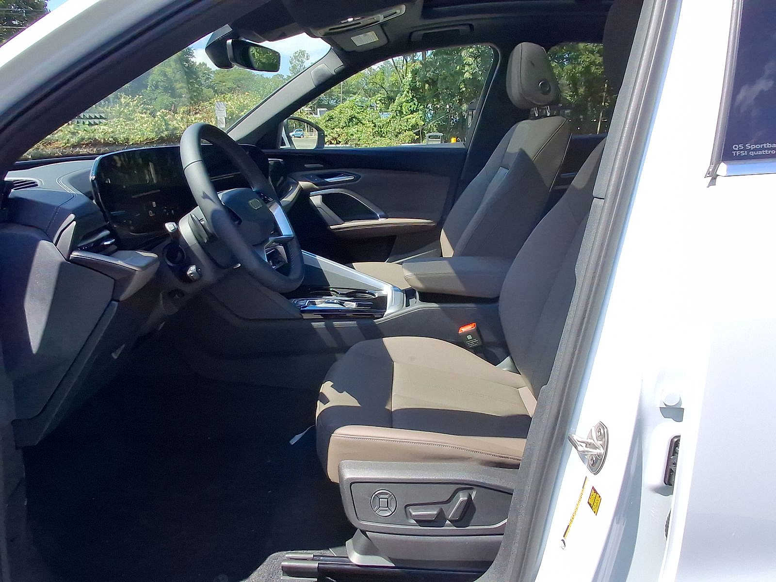 Thumbnail: 2025 Audi Q5 - 14