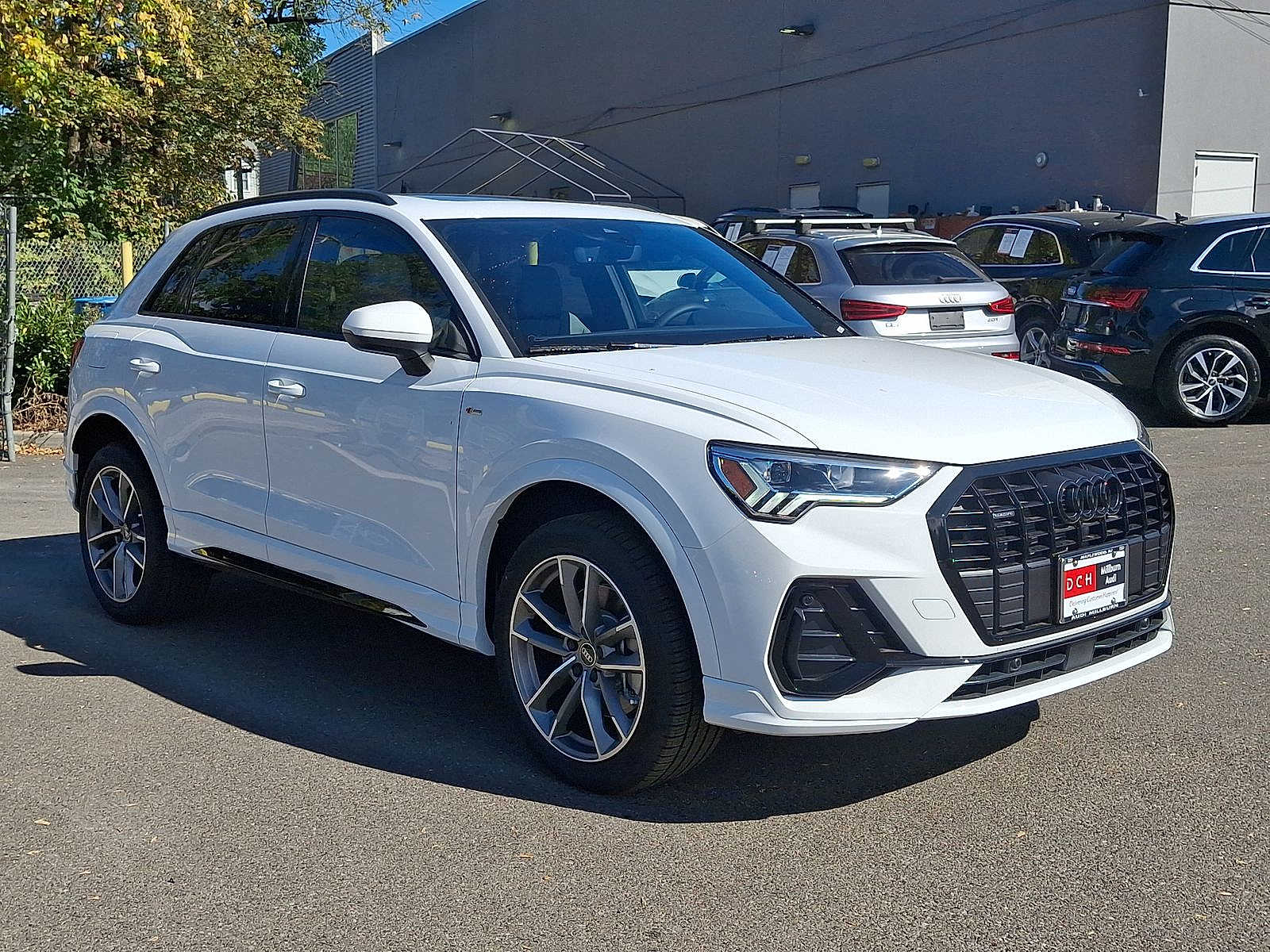 Thumbnail: 2025 Audi Q3 - 10