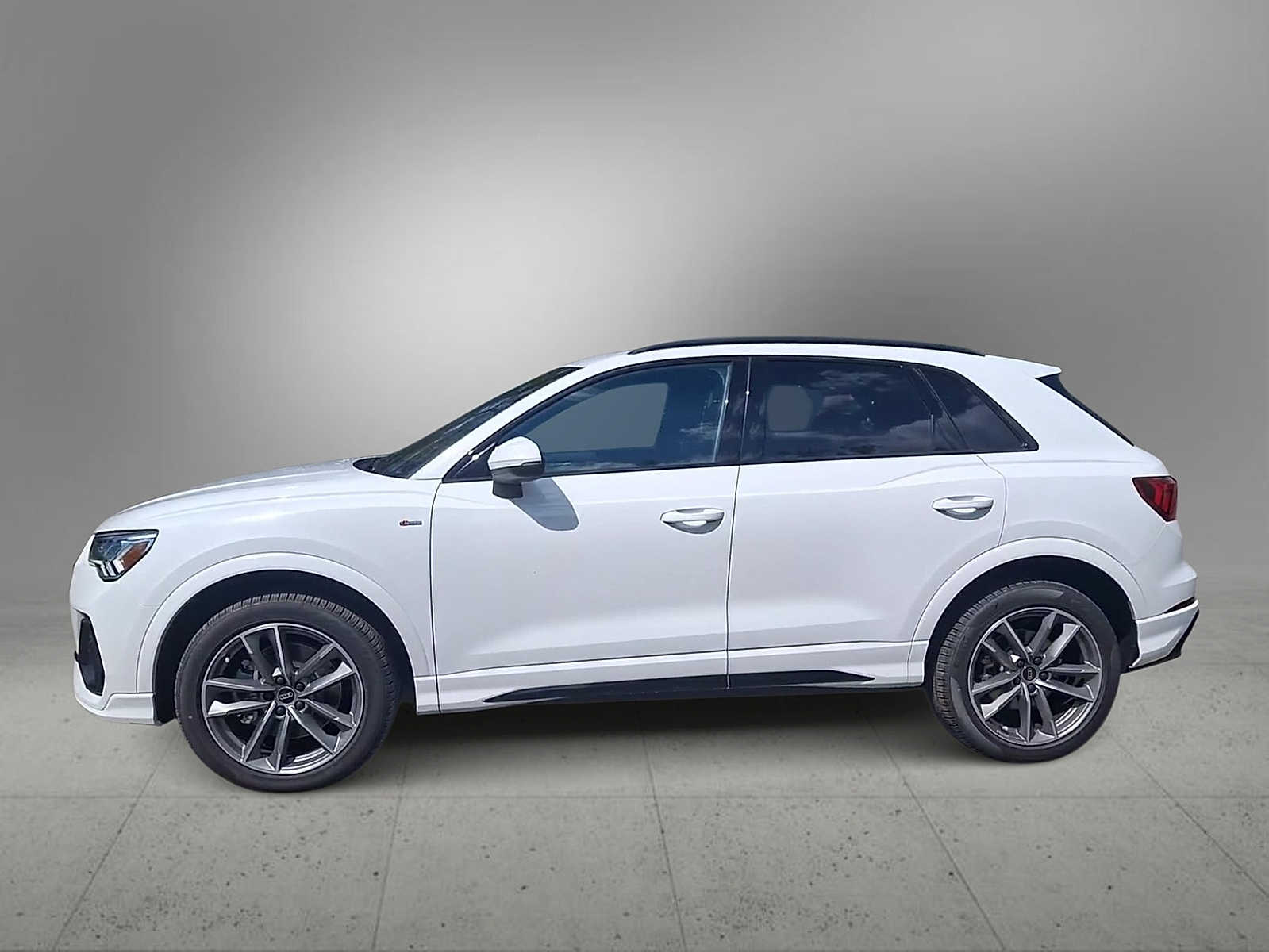 Thumbnail: 2025 Audi Q3 - 9