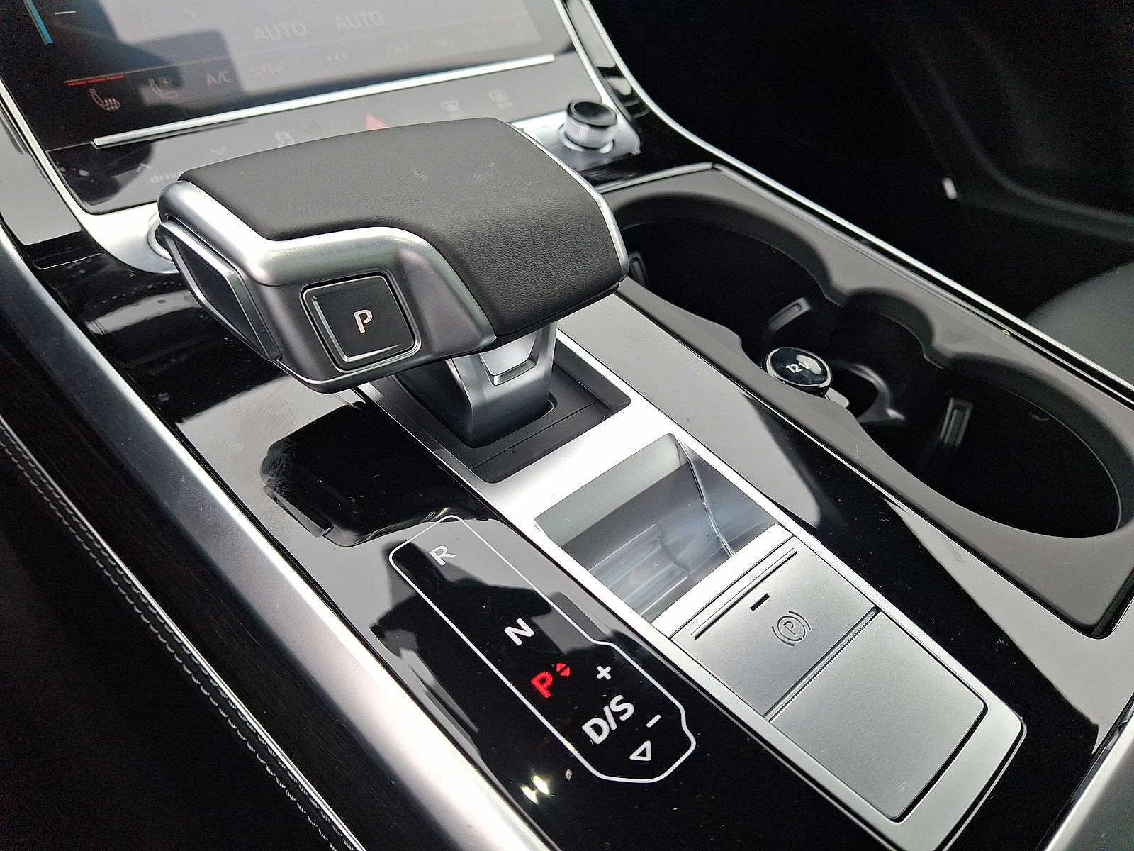 Thumbnail: 2026 Audi Q7 - 14