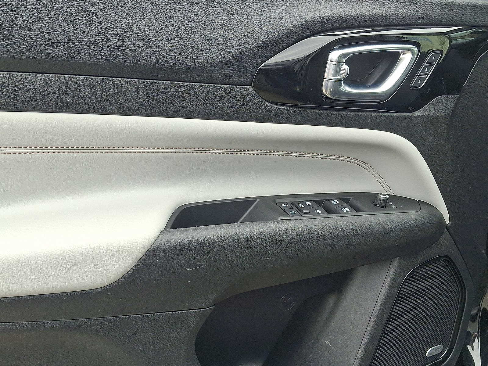 Thumbnail: 2022 Jeep Compass - 10