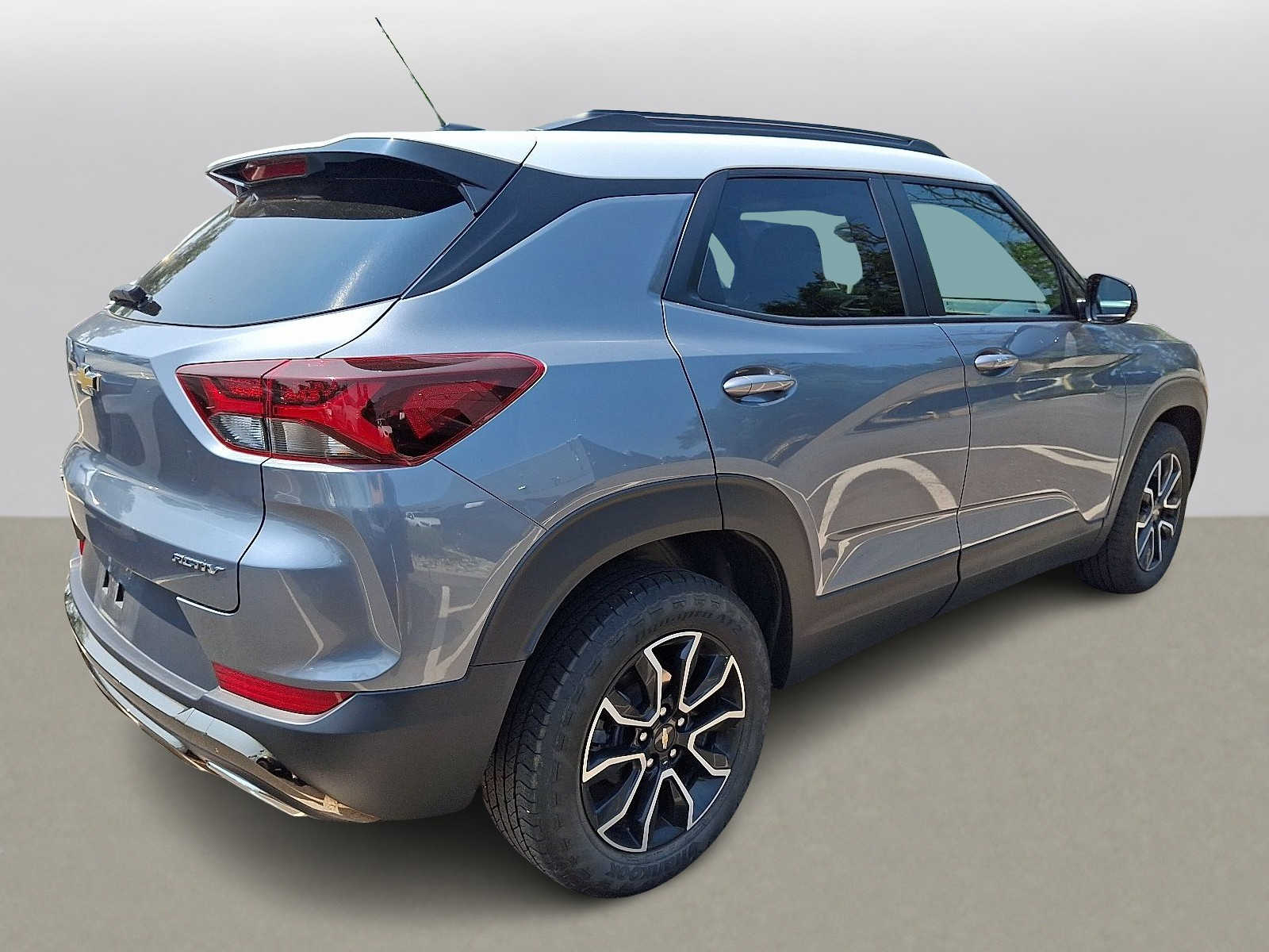Thumbnail: 2022 Chevrolet TrailBlazer - 3