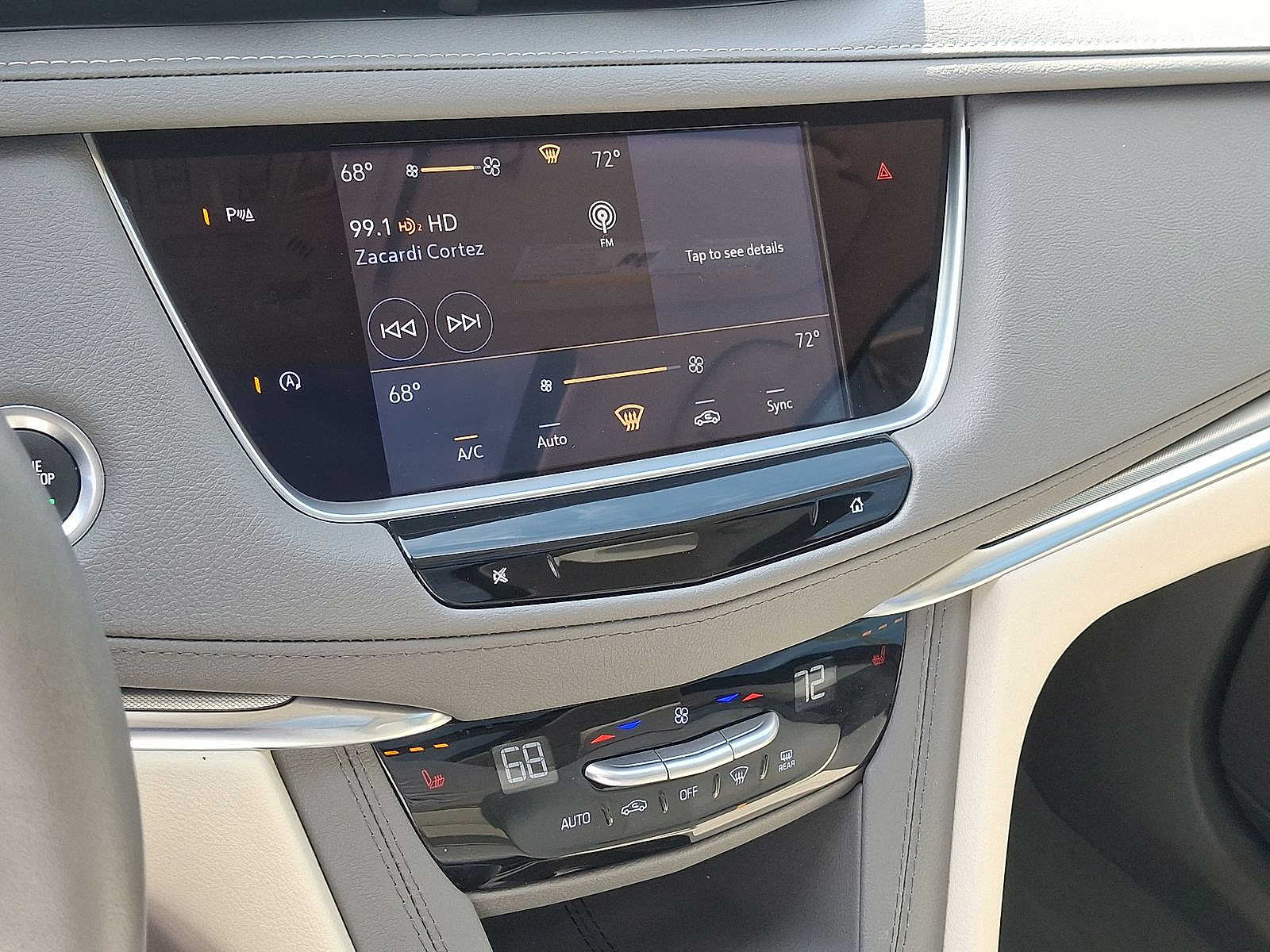 Thumbnail: 2024 Cadillac XT5 - 14