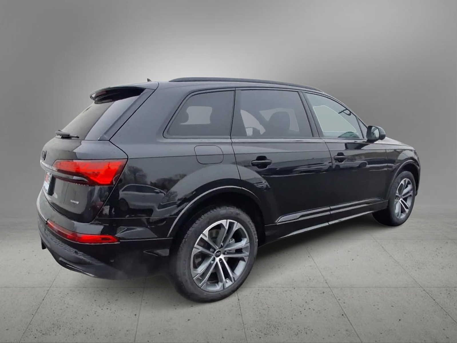 Thumbnail: 2026 Audi Q7 - 8