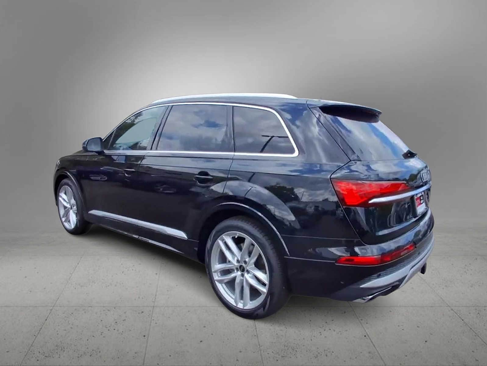 Thumbnail: 2025 Audi Q7 - 6