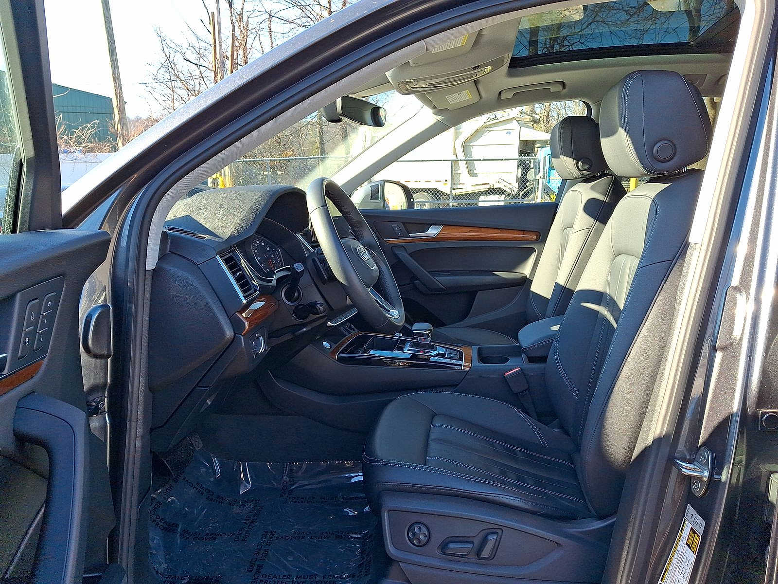 Thumbnail: 2023 Audi Q5 - 11