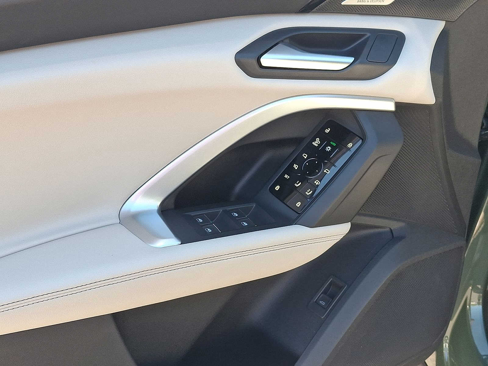 Thumbnail: 2025 Audi Q5 - 9