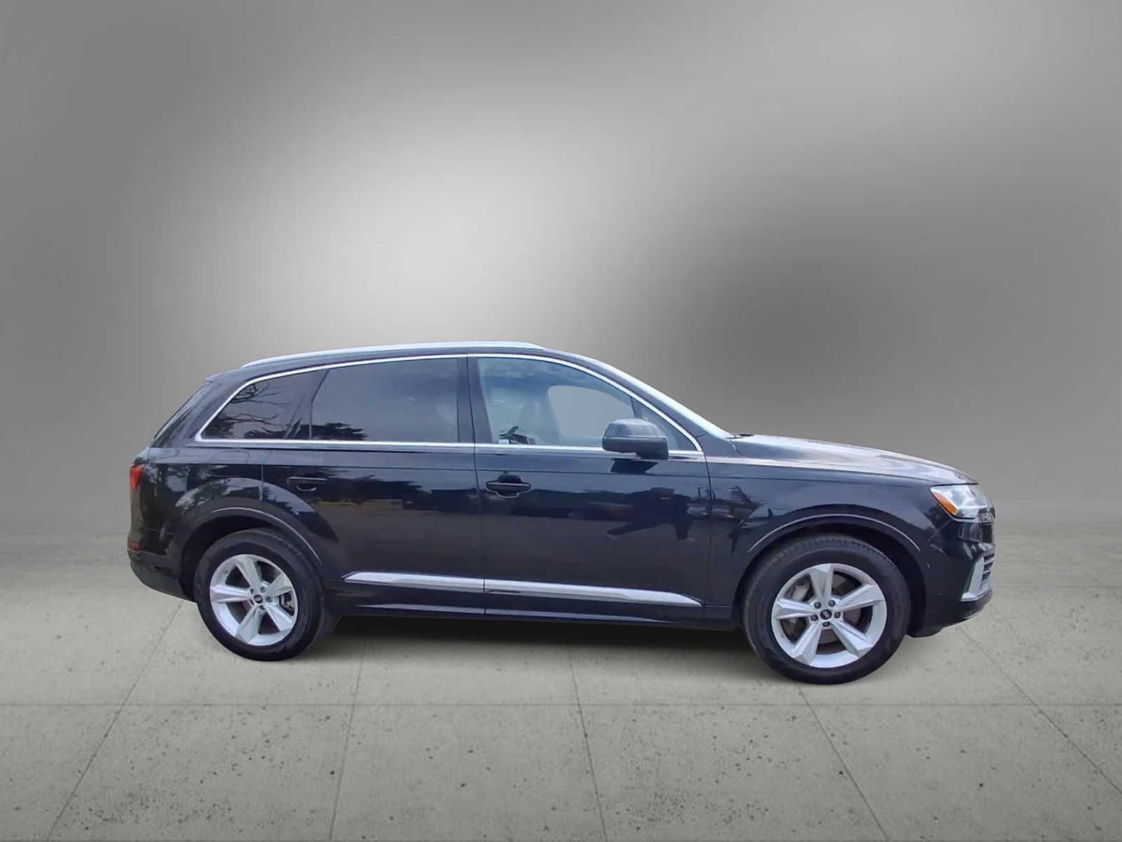 Thumbnail: 2023 Audi Q7 - 9