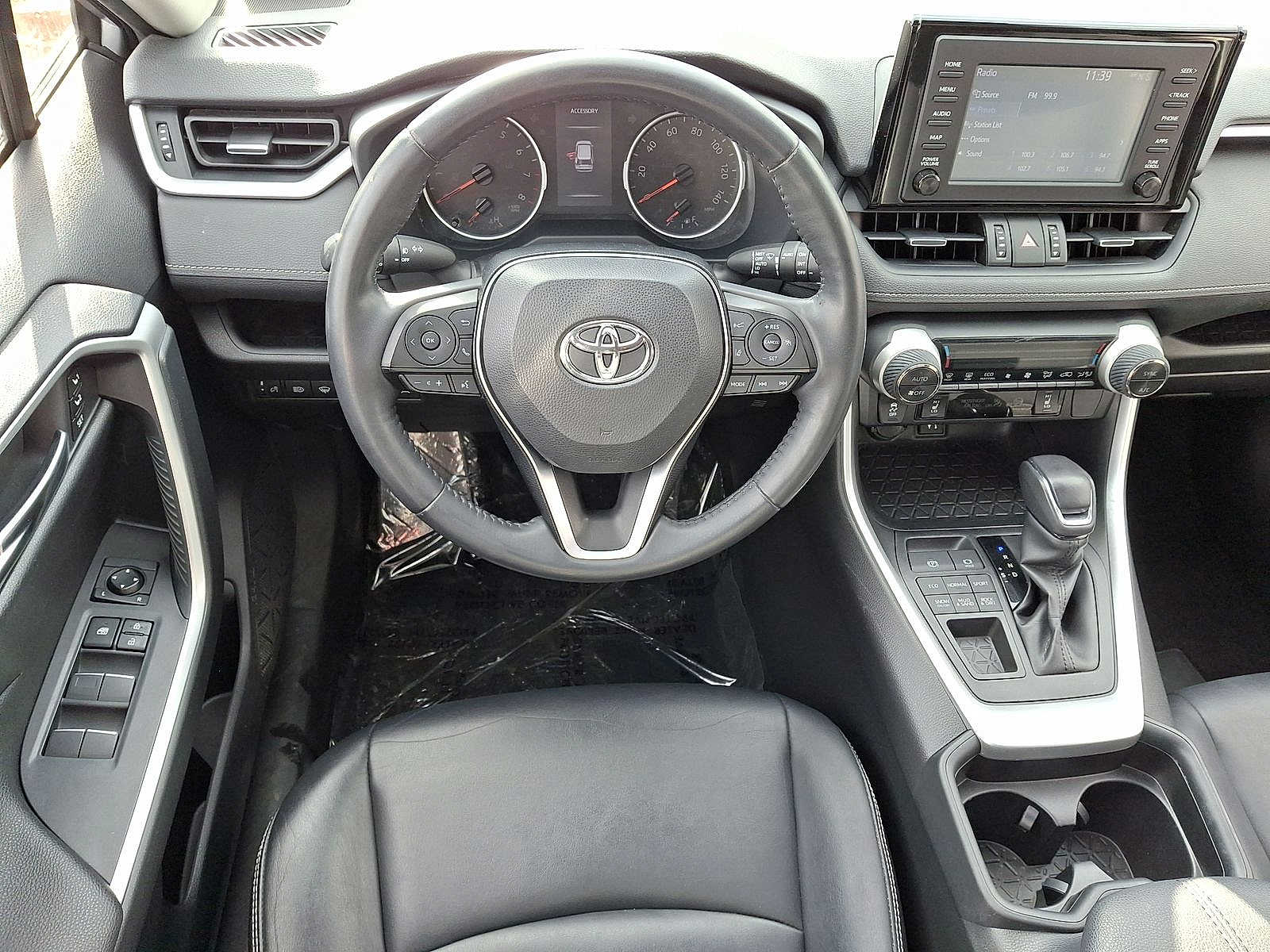 Thumbnail: 2019 Toyota RAV4 - 21