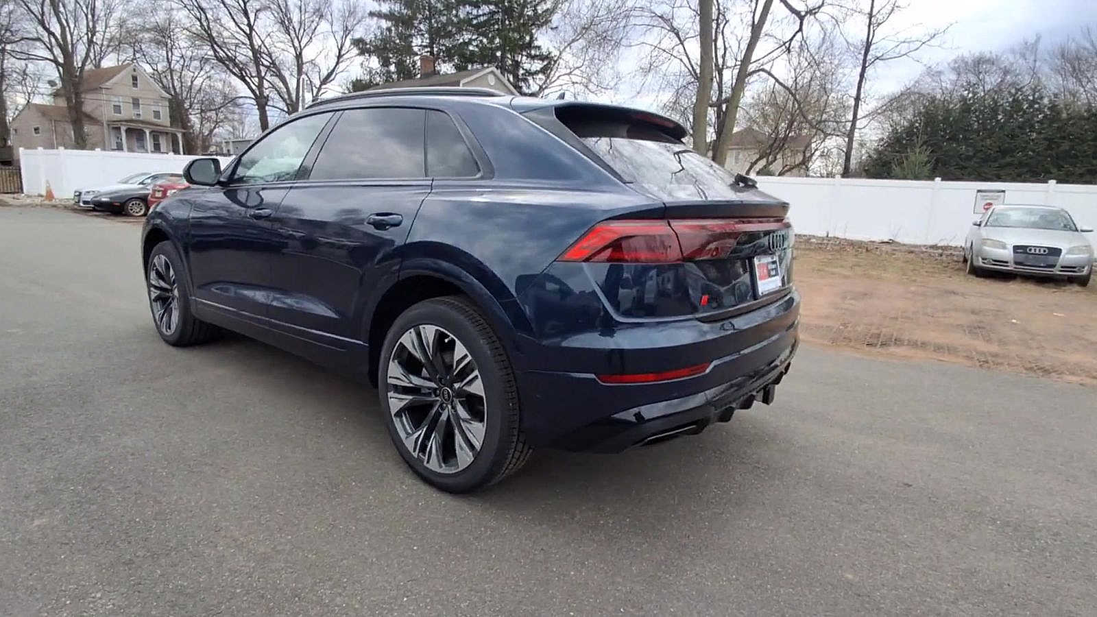 Thumbnail: 2025 Audi Q8 - 6