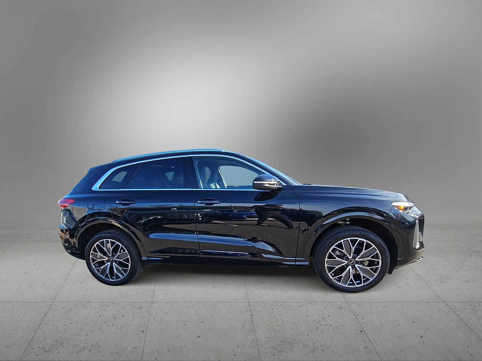 Thumbnail: 2025 Audi Q5 - 9