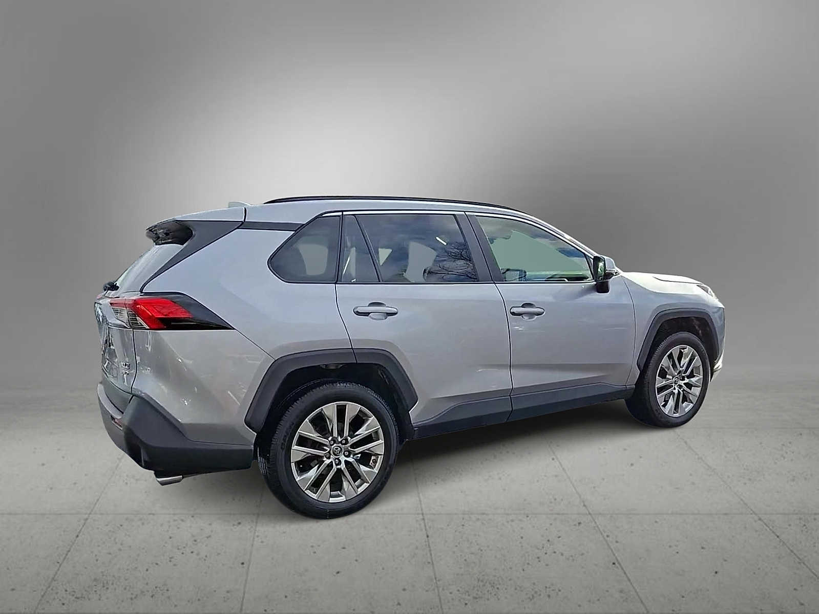 Thumbnail: 2019 Toyota RAV4 - 7