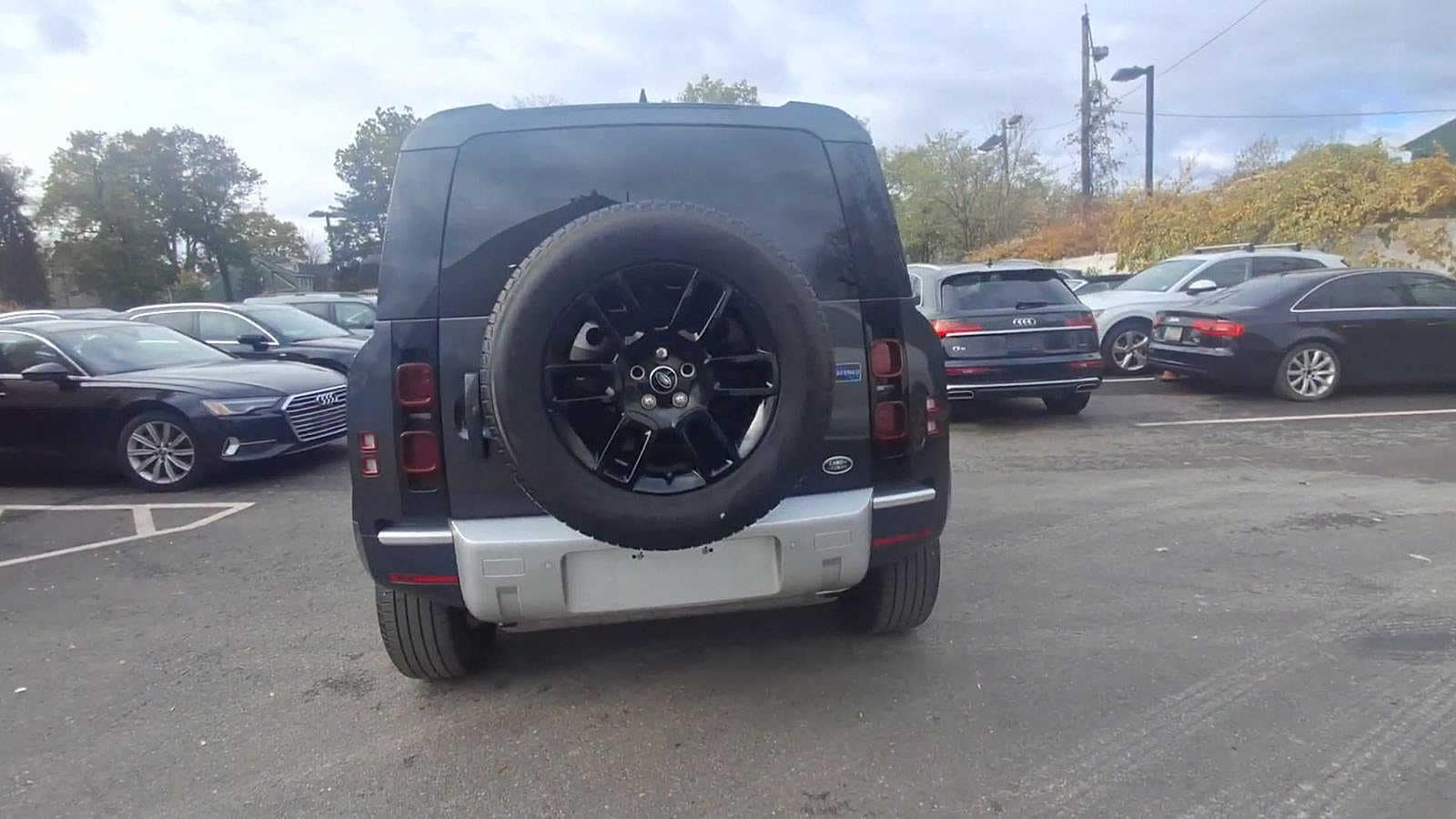 Thumbnail: 2023 Land Rover Defender - 7