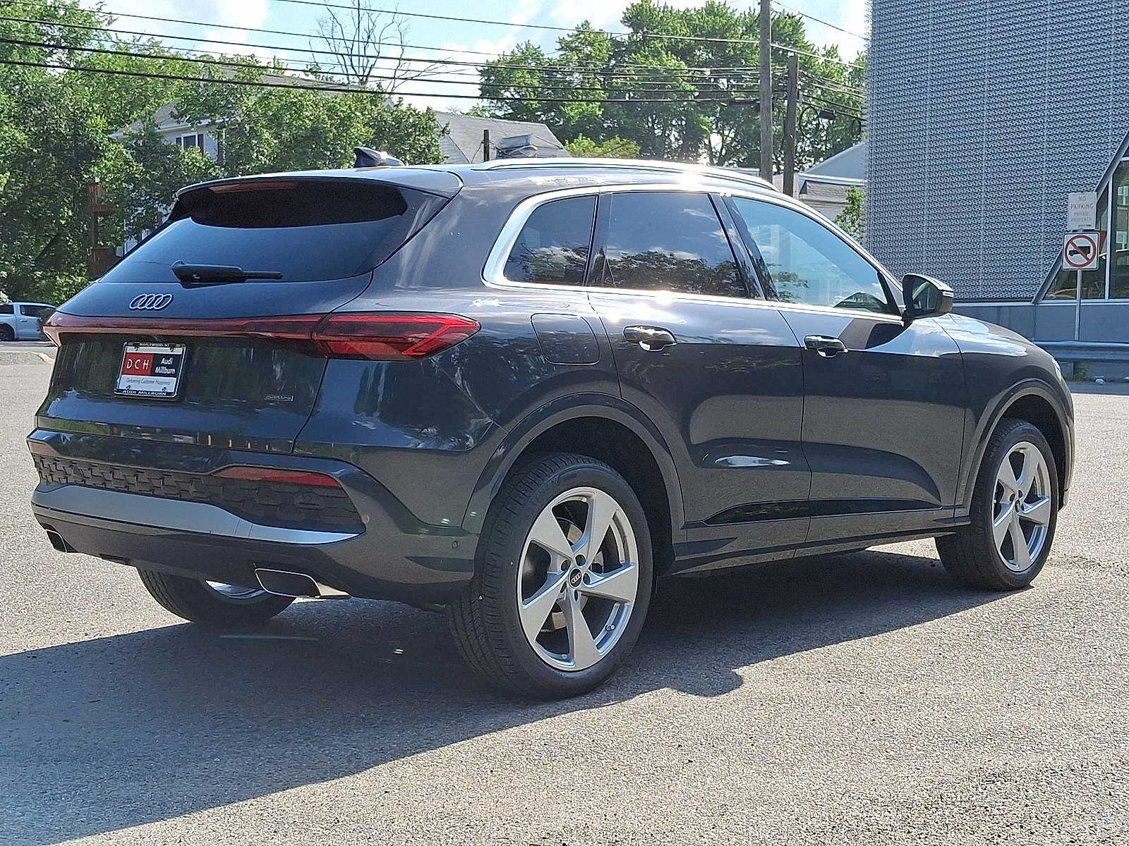 Thumbnail: 2025 Audi Q5 - 12