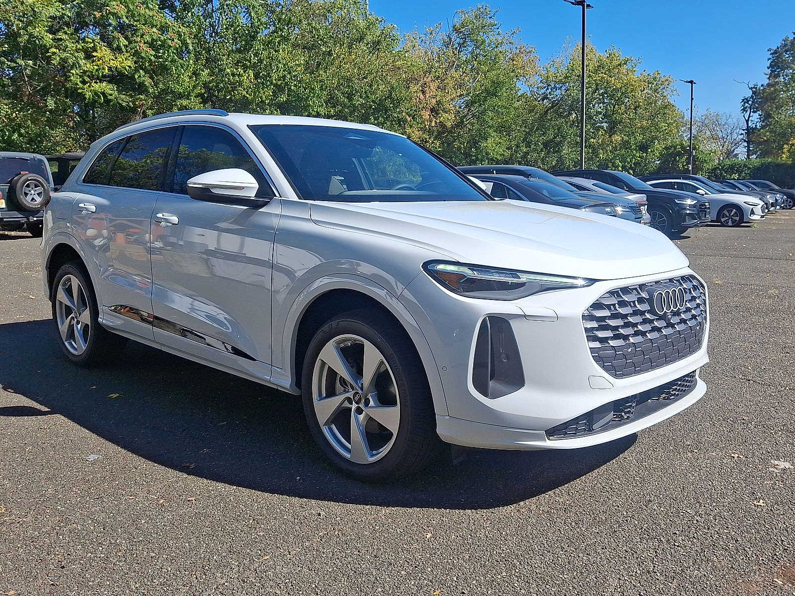 Thumbnail: 2025 Audi Q5 - 10