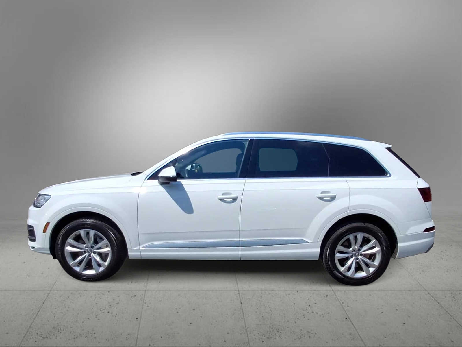 Thumbnail: 2017 Audi Q7 - 5