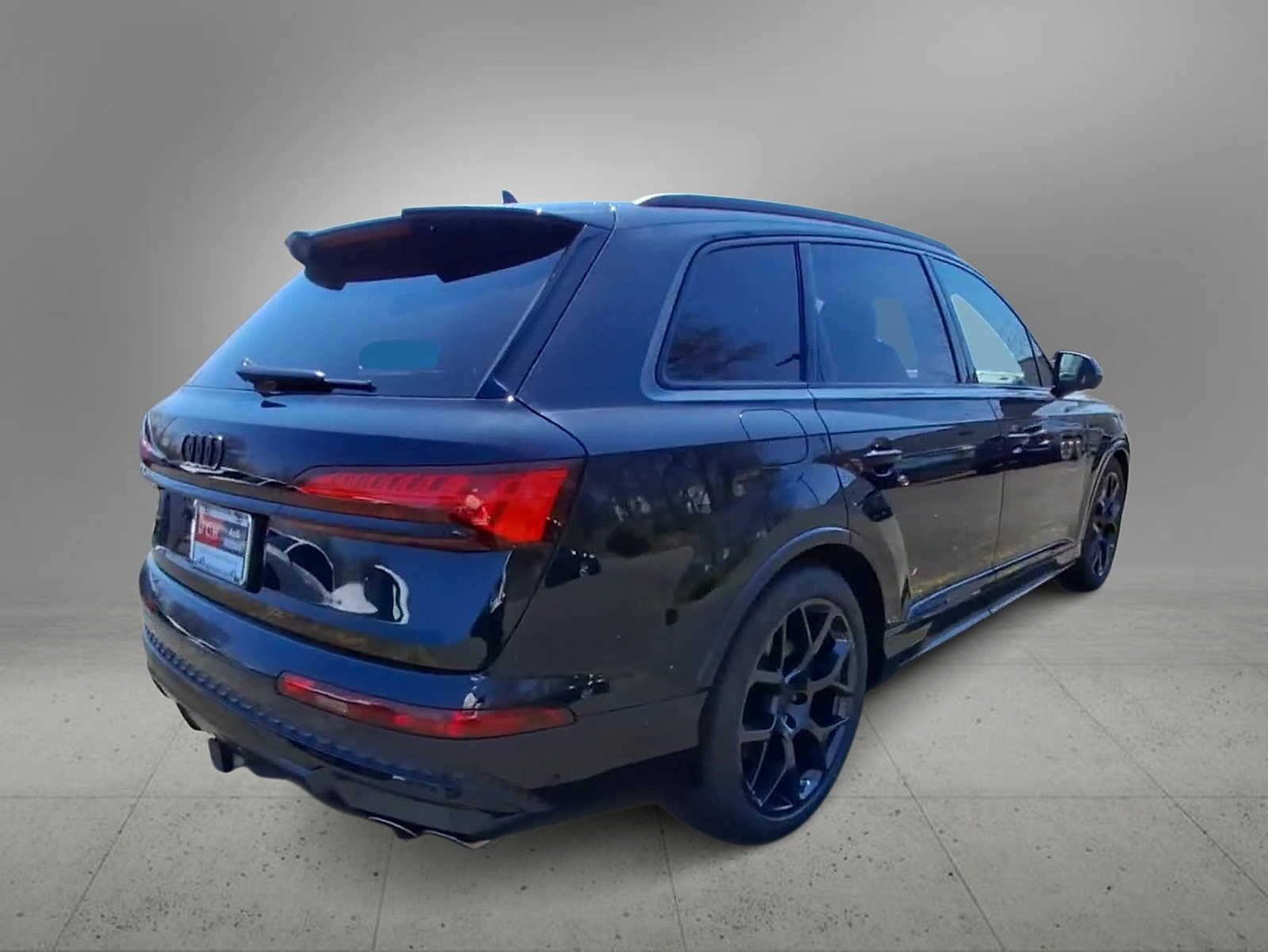 Thumbnail: 2026 Audi SQ7 - 8