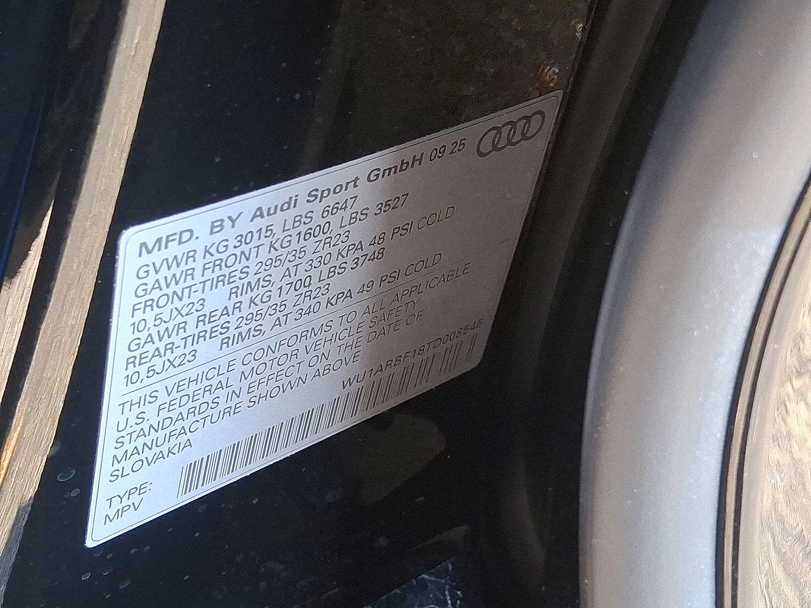 Thumbnail: 2026 Audi RS Q8 - 17