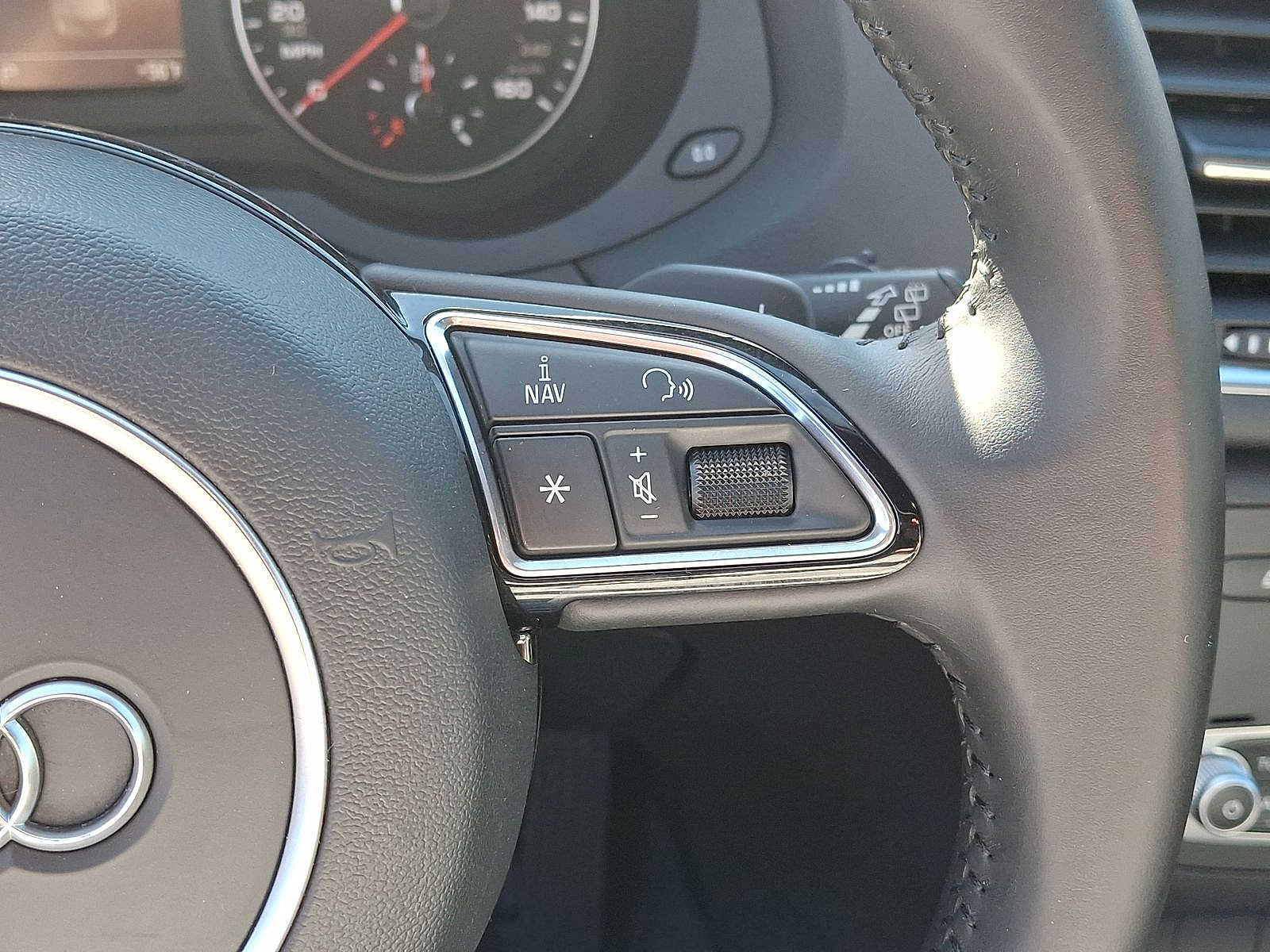 Thumbnail: 2015 Audi Q3 - 18