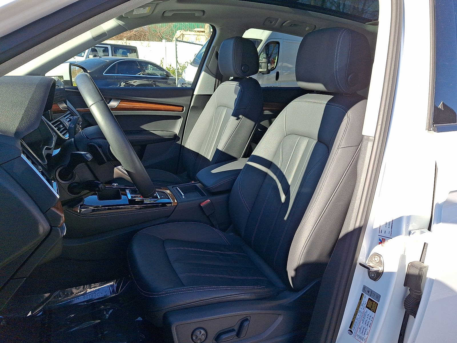 Thumbnail: 2022 Audi Q5 - 11