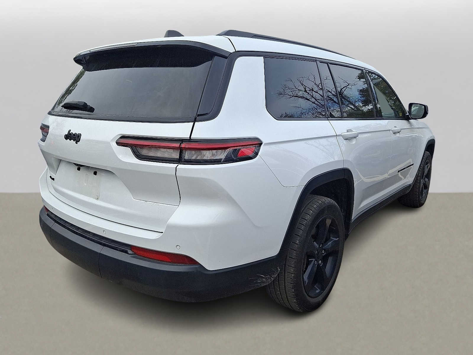 Thumbnail: 2023 Jeep Grand Cherokee - 3