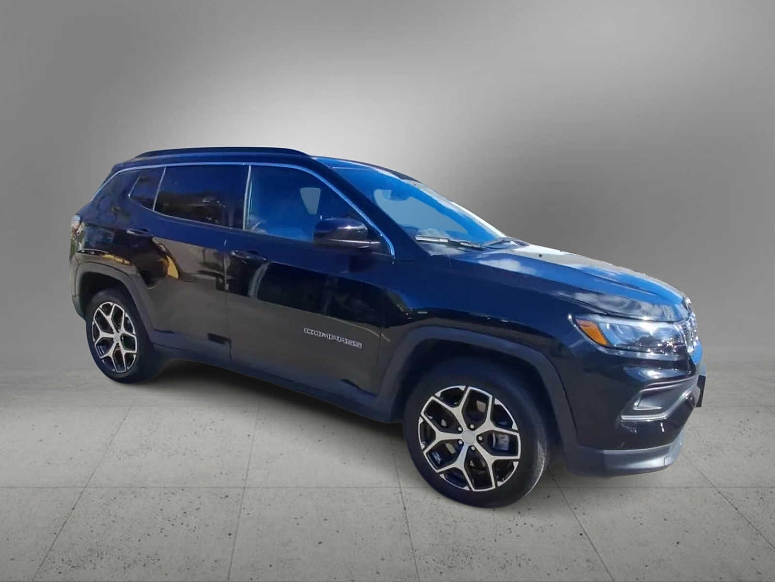 2024 Jeep Compass Latitude photo 2
