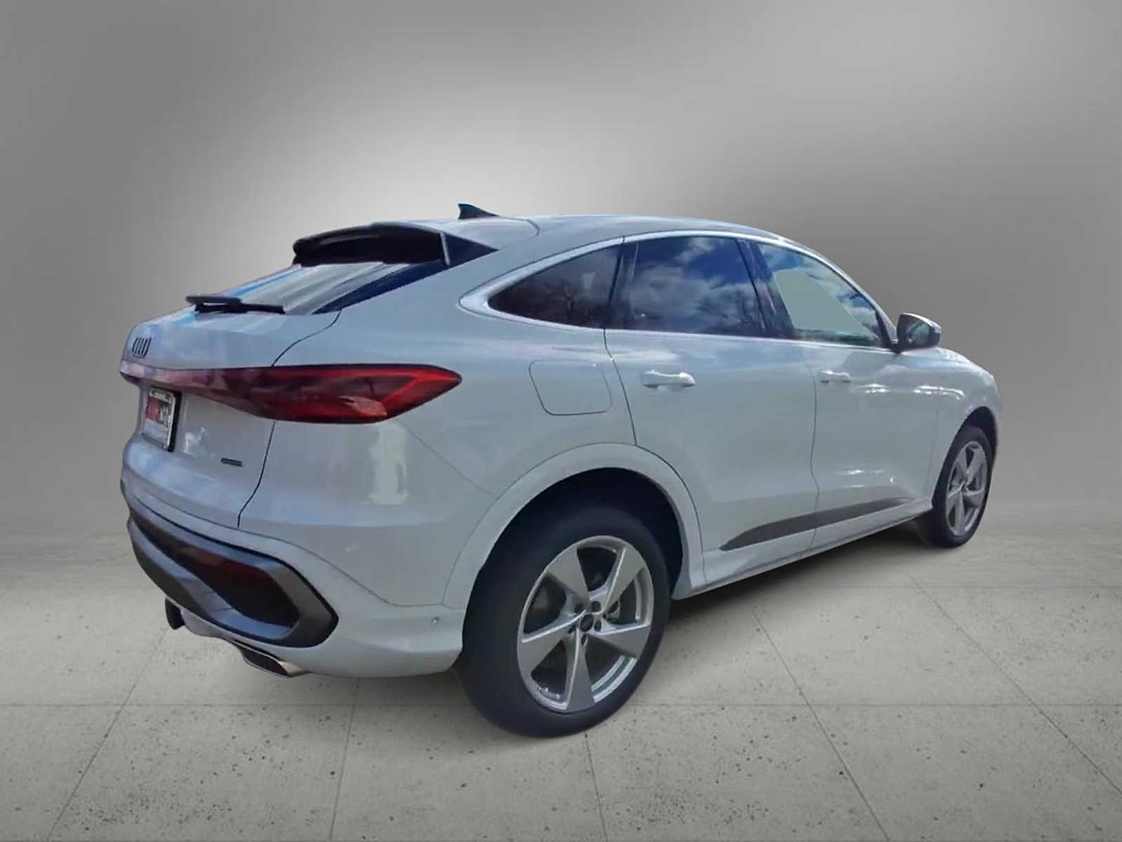 Thumbnail: 2025 Audi Q5 - 8