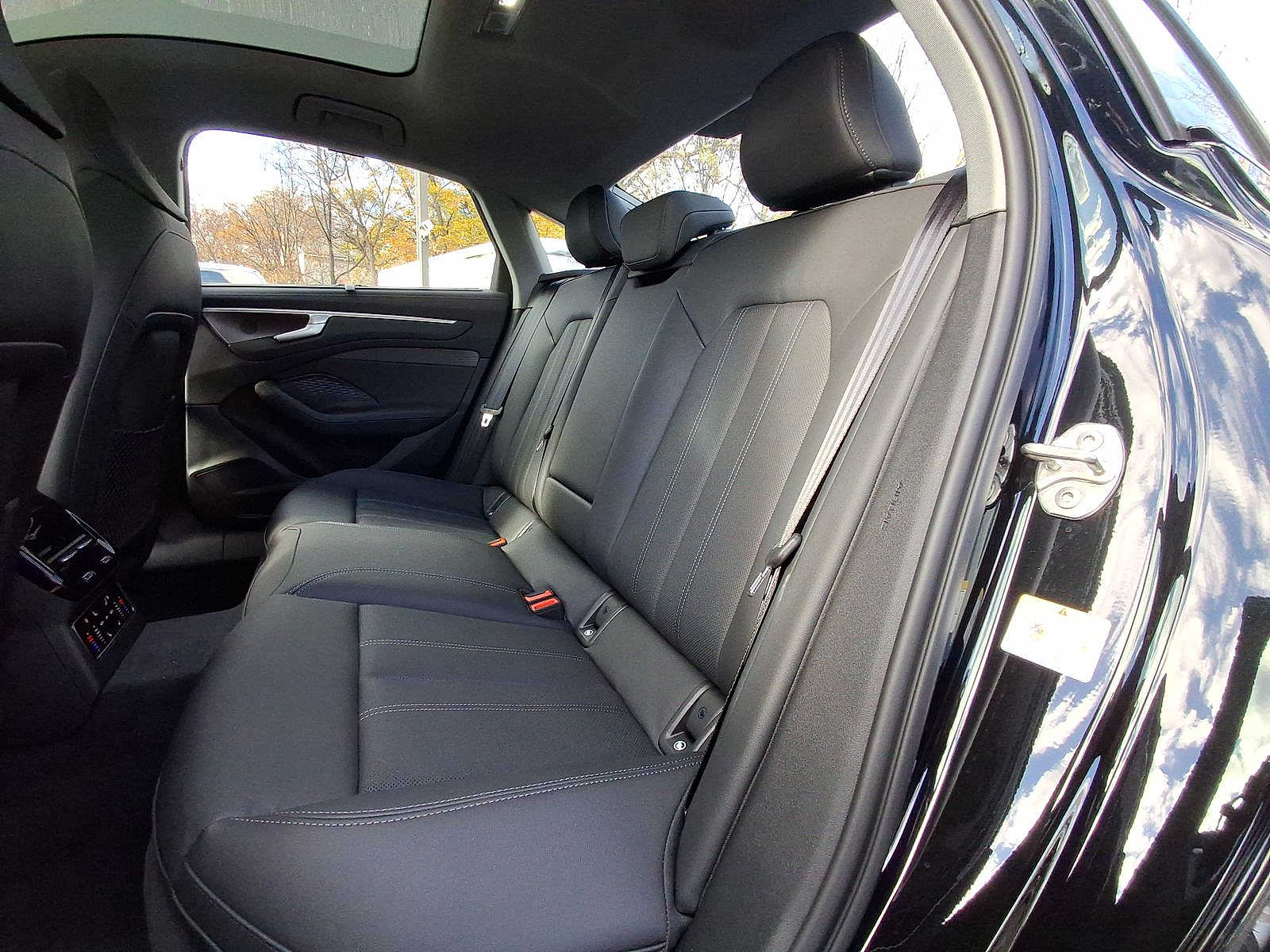 Thumbnail: 2026 Audi A6 - 13