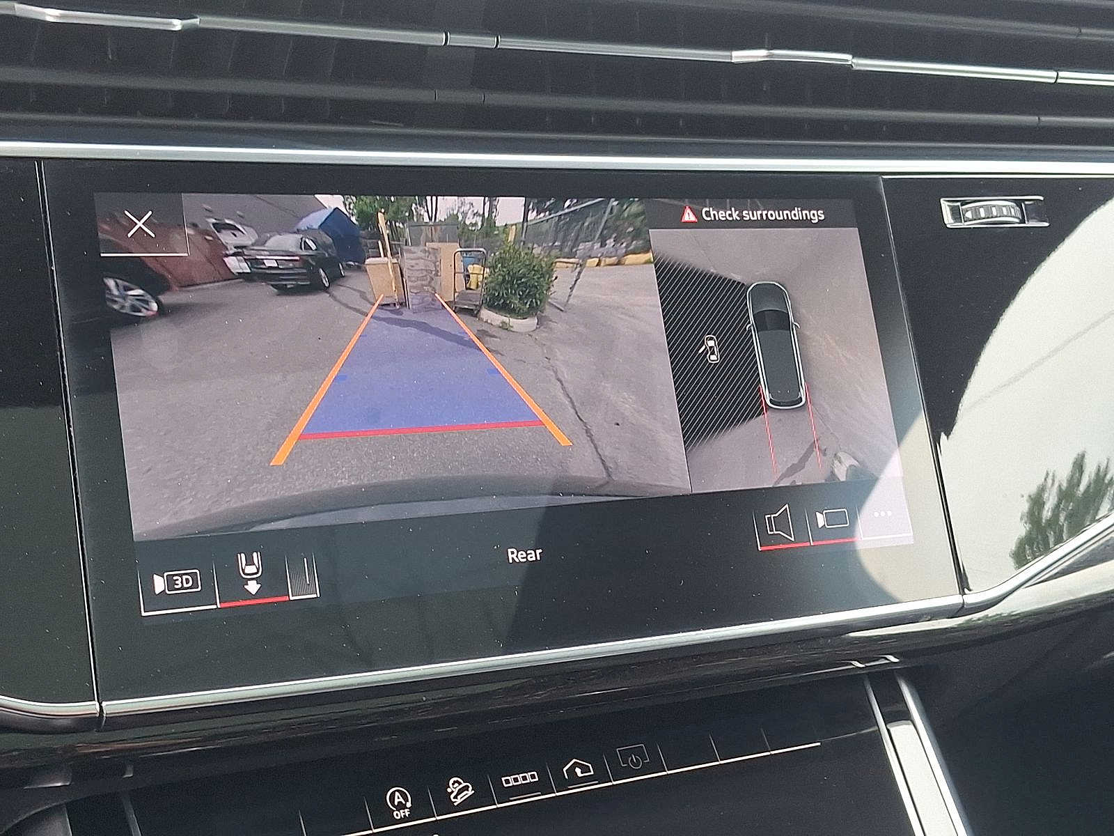 Thumbnail: 2023 Audi Q7 - 15