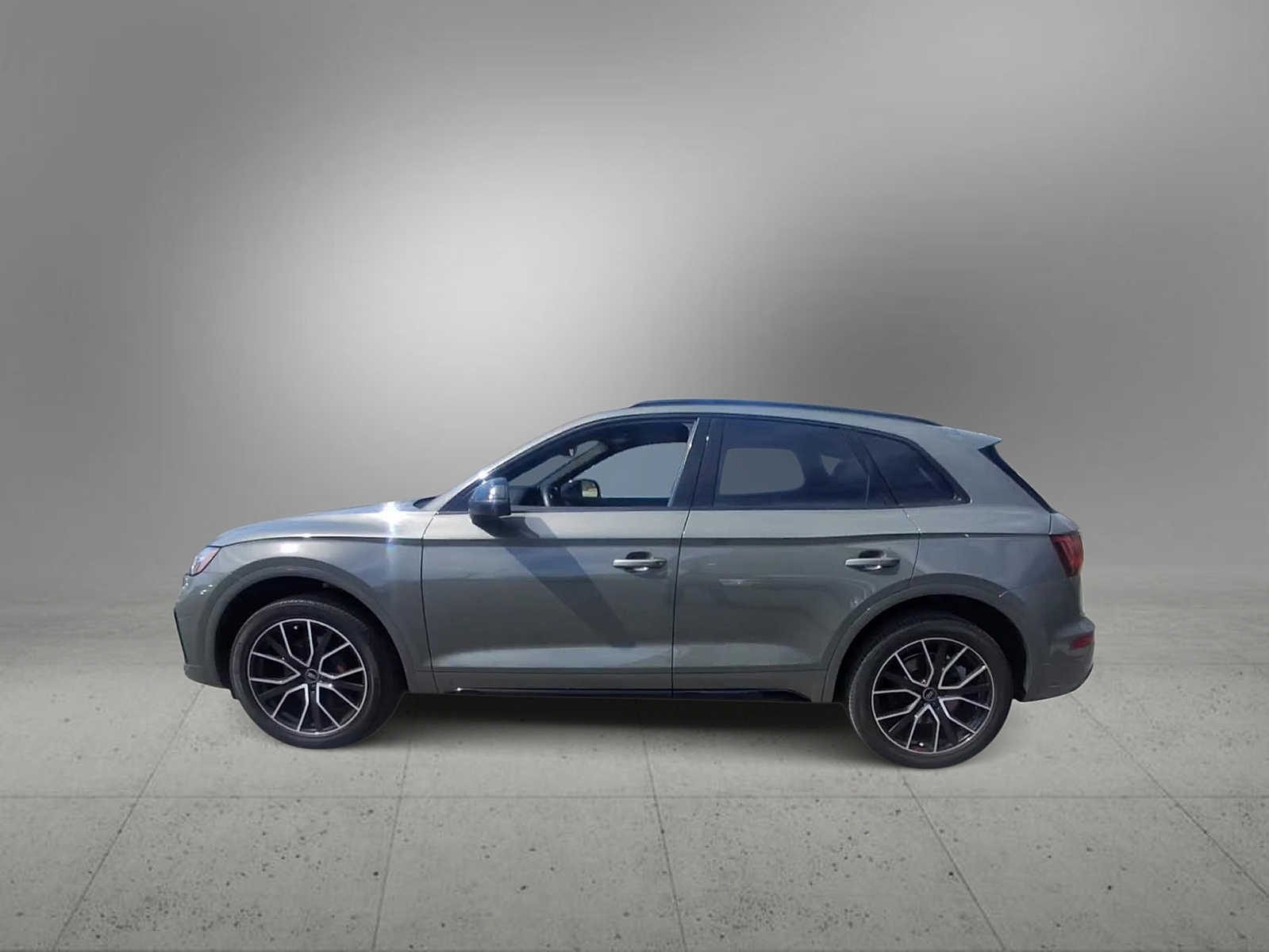 Thumbnail: 2023 Audi SQ5 - 5