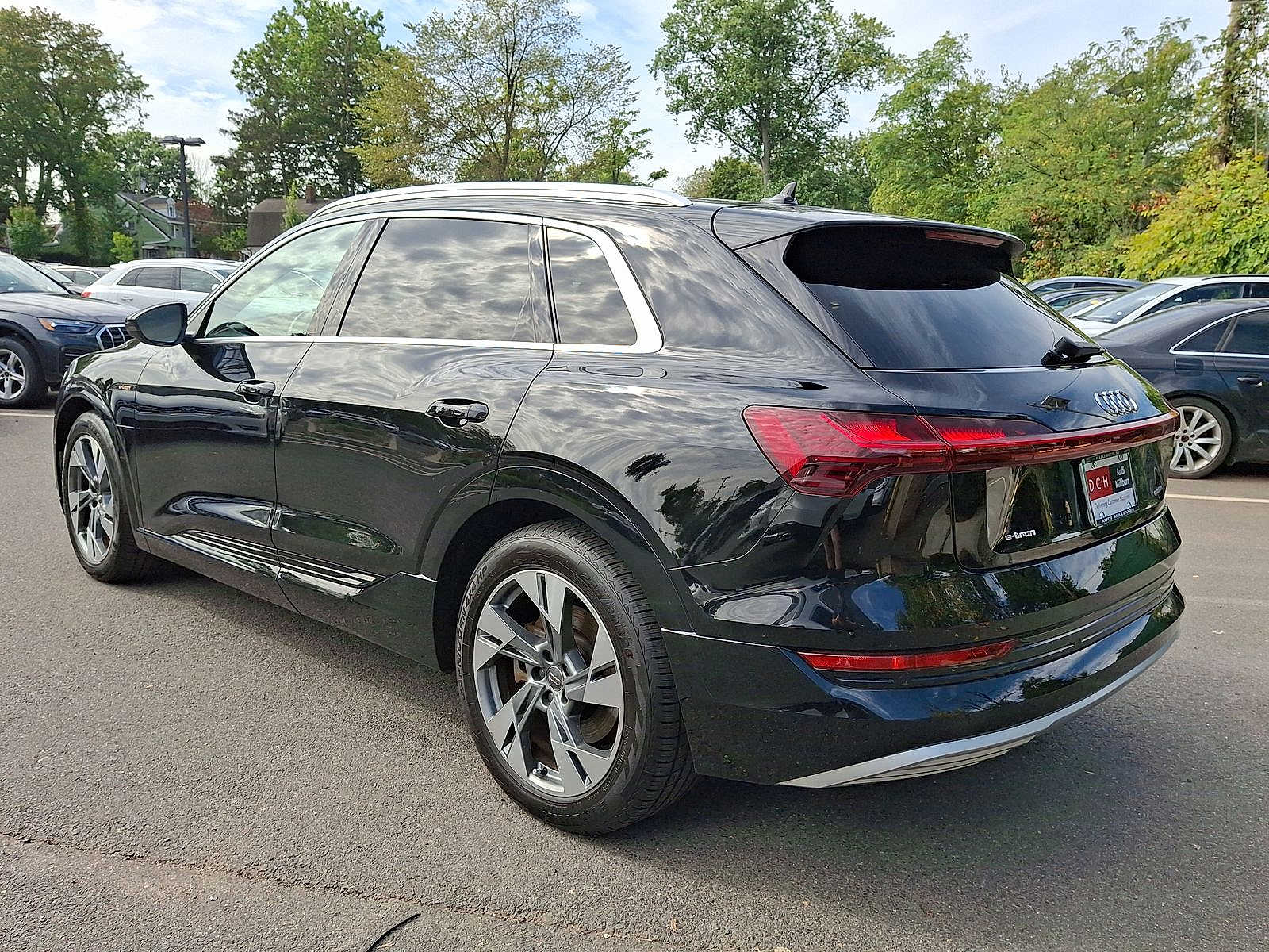 Thumbnail: 2021 Audi e-tron - 22