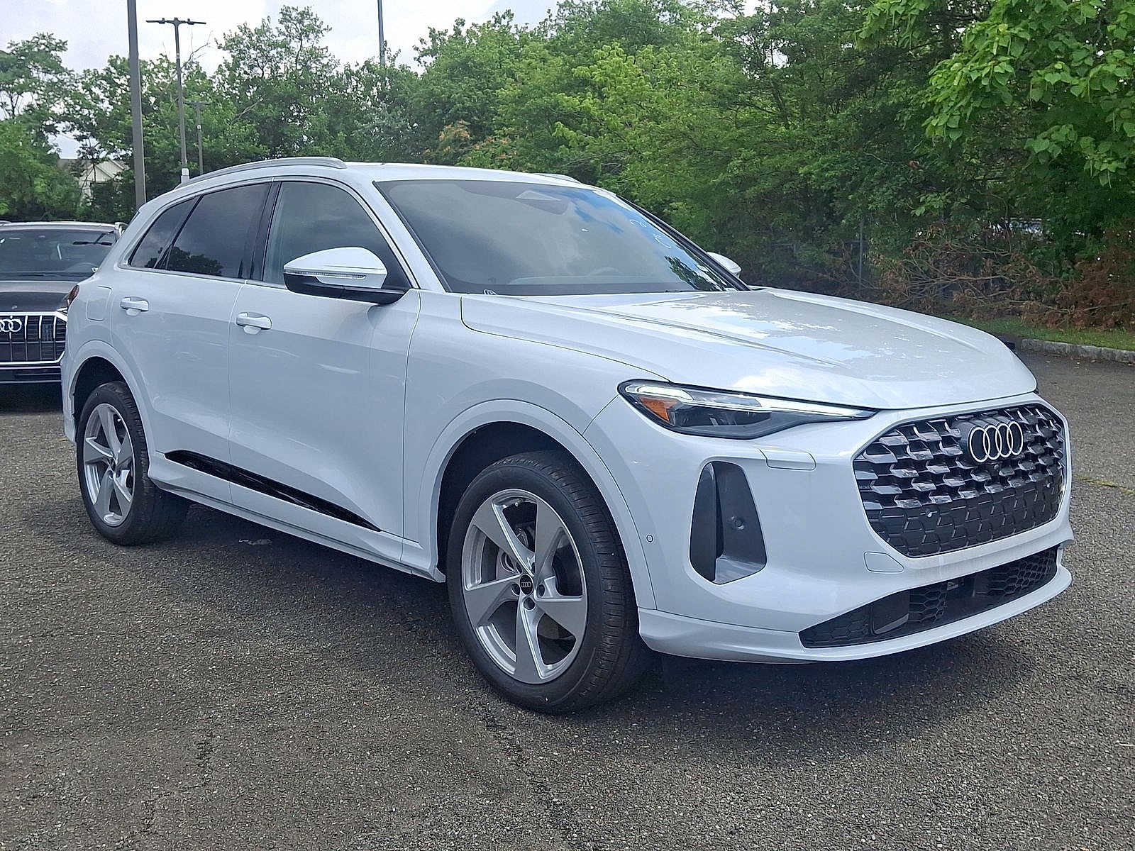 Thumbnail: 2025 Audi Q5 - 10