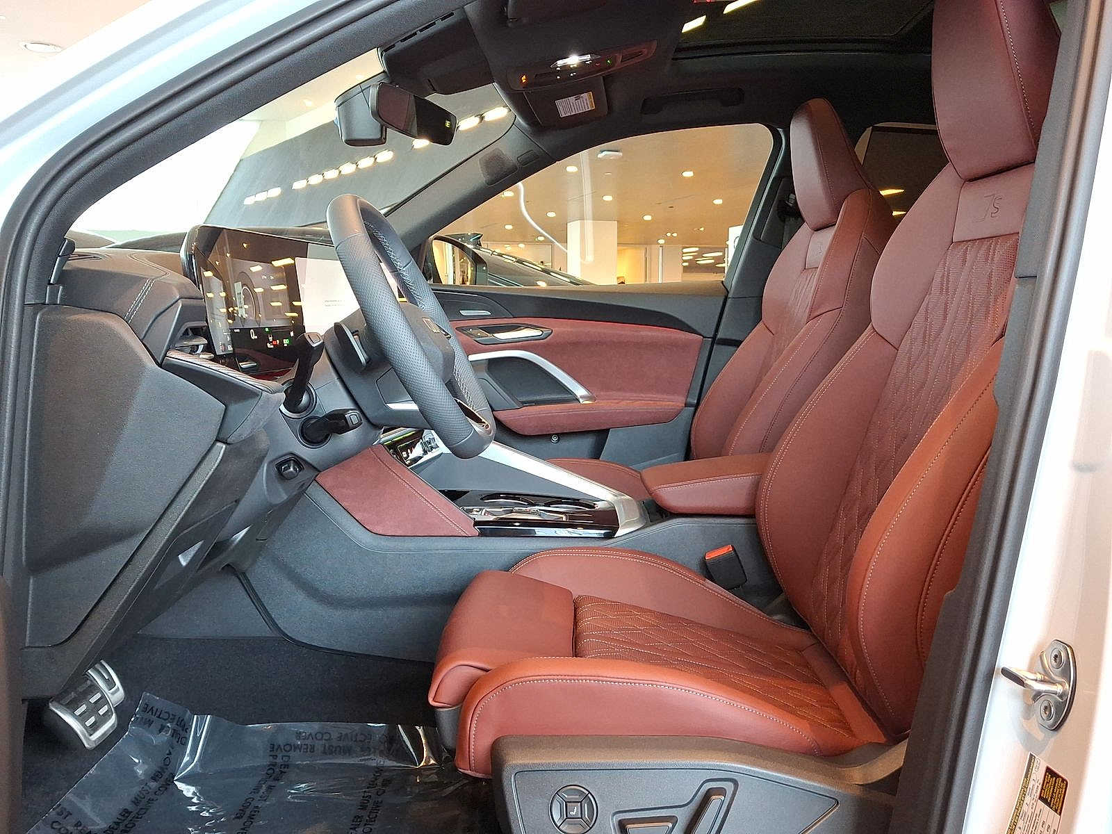Thumbnail: 2026 Audi SQ5 - 20