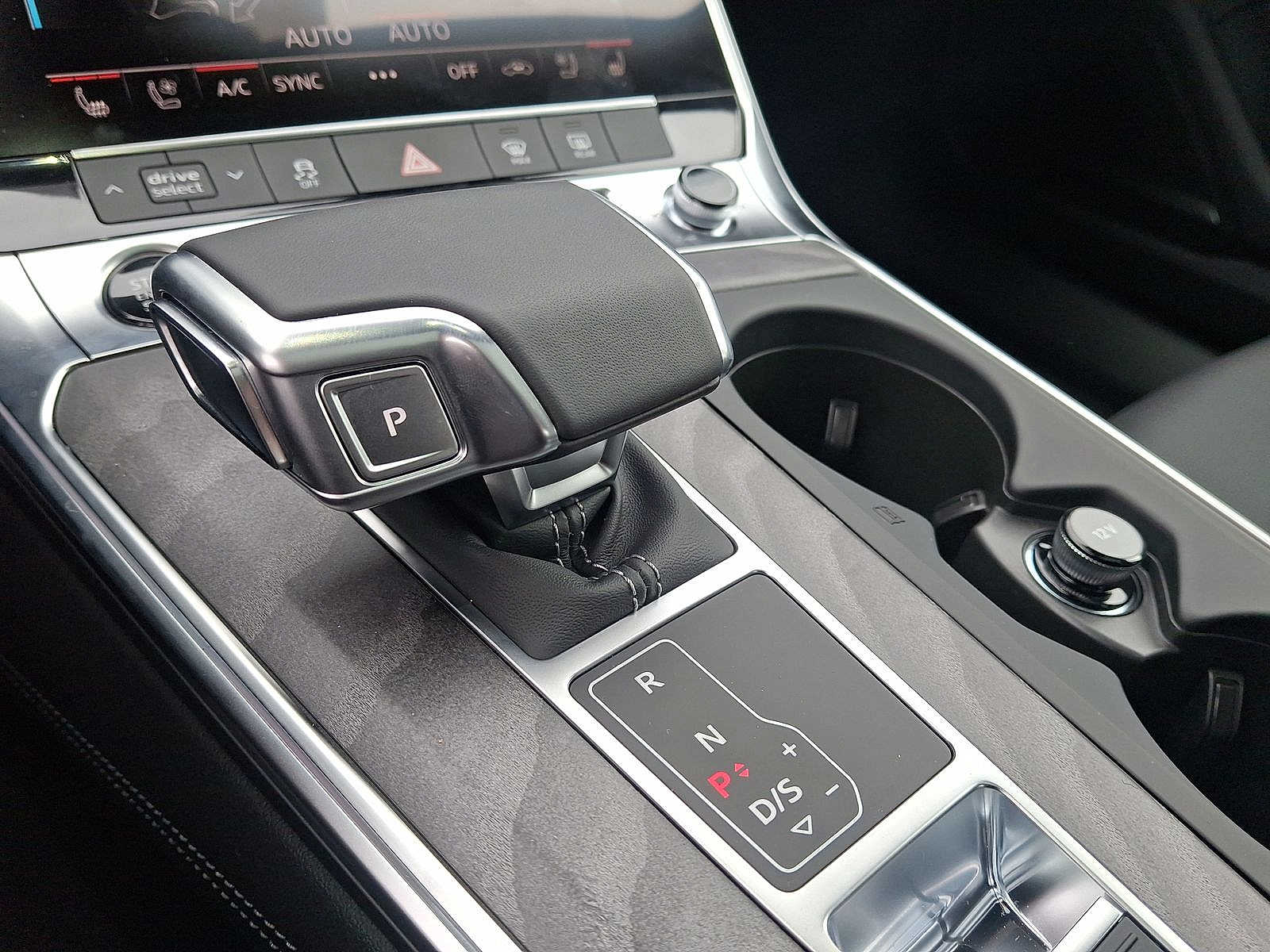 Thumbnail: 2025 Audi A6 - 13