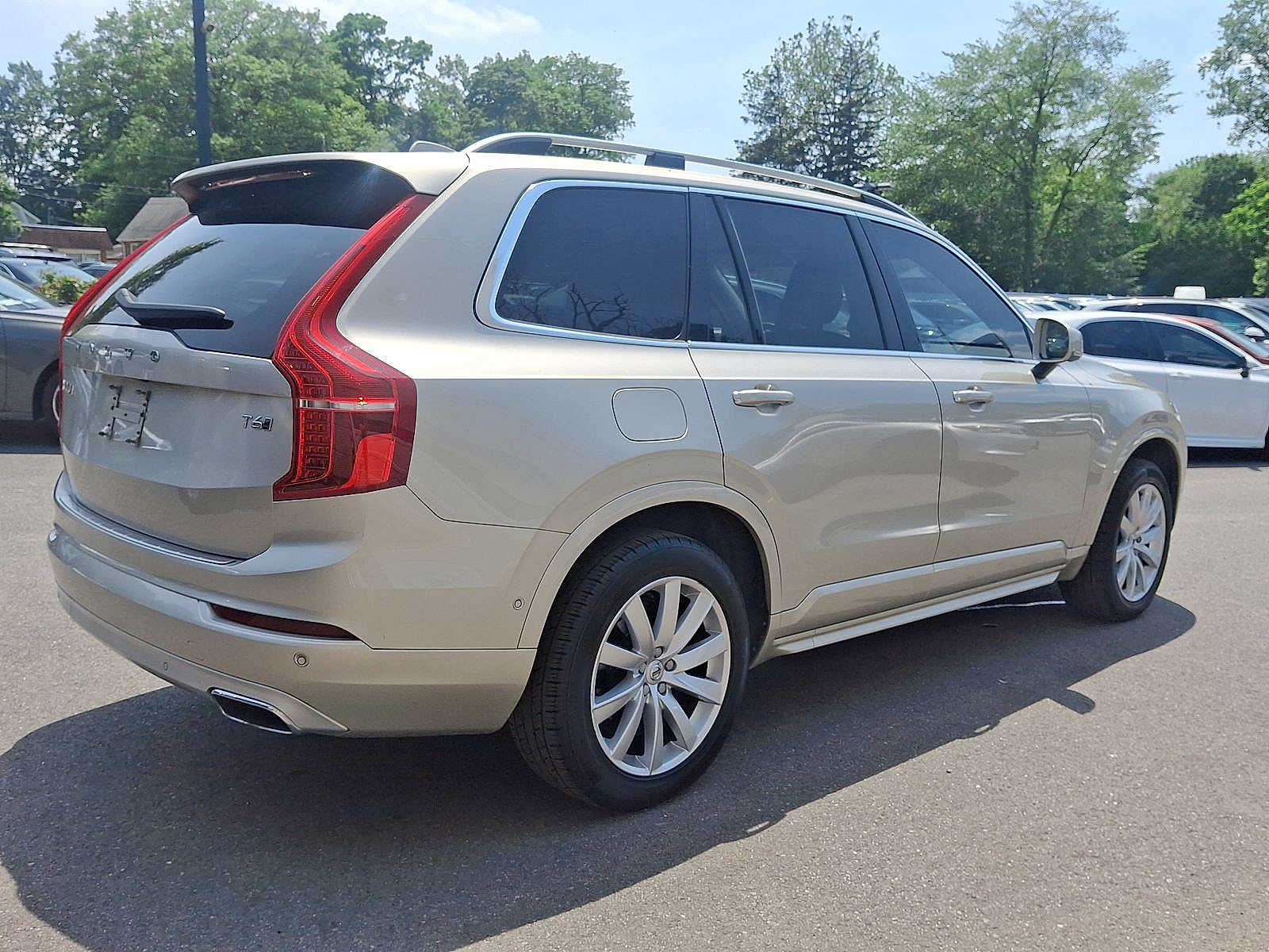 Thumbnail: 2018 Volvo XC90 - 24