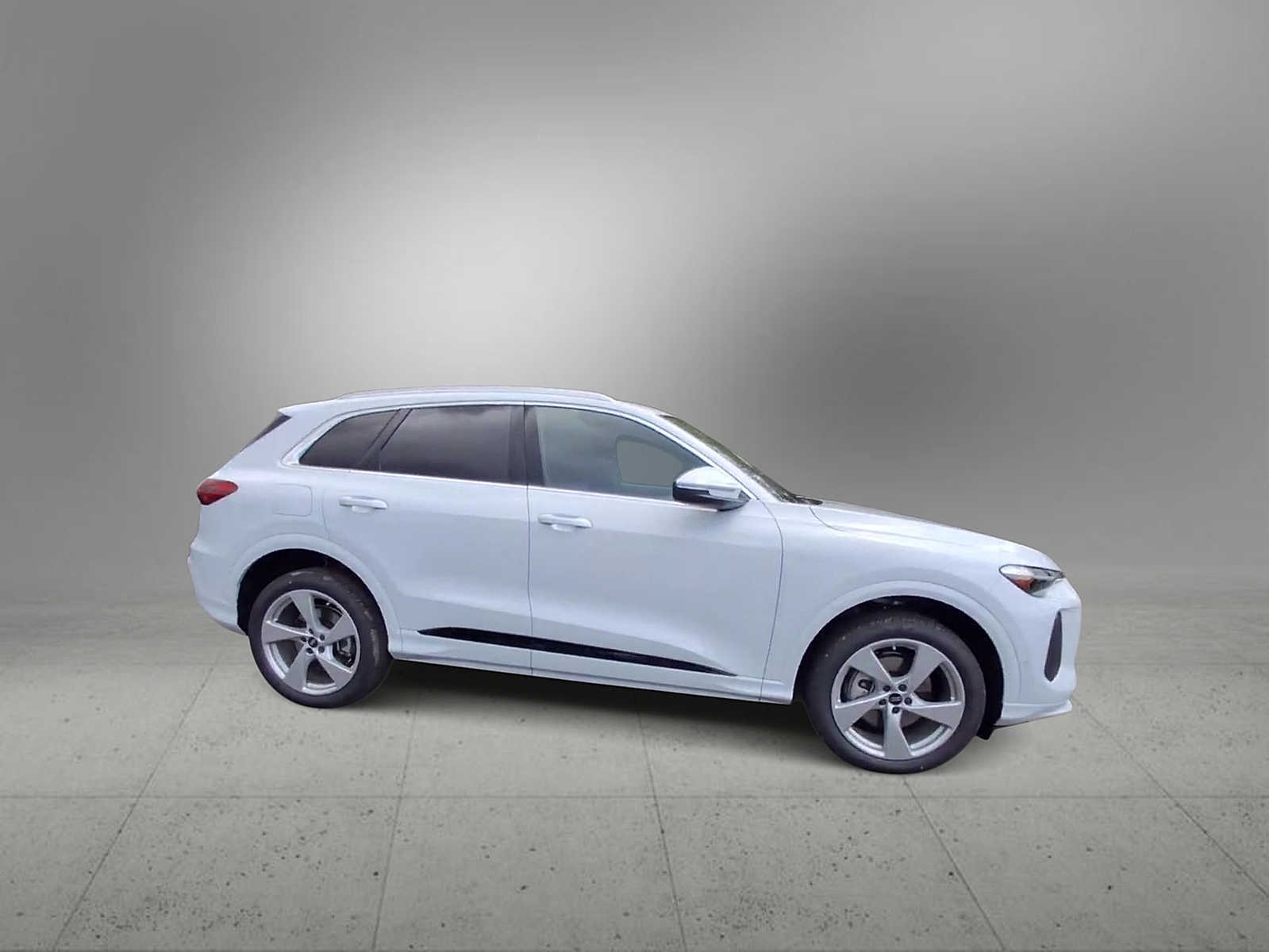 Thumbnail: 2025 Audi Q5 - 9