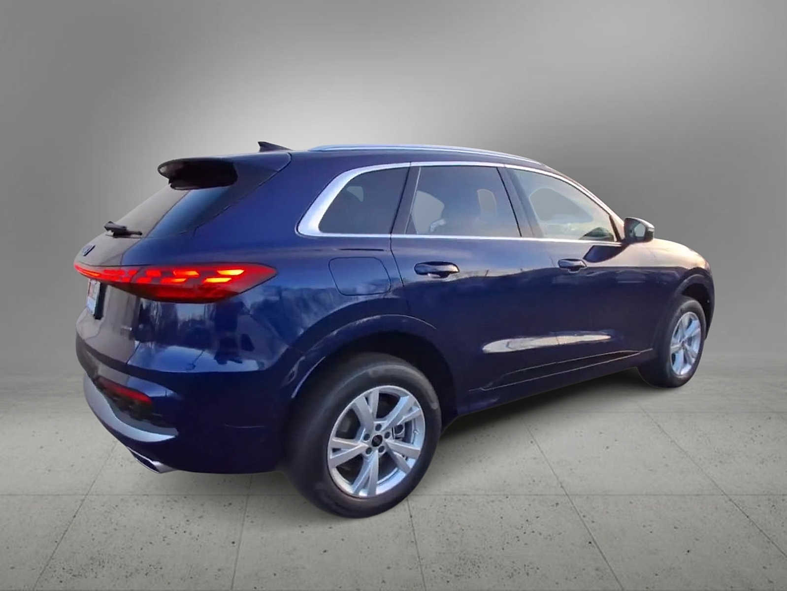 Thumbnail: 2025 Audi Q5 - 8