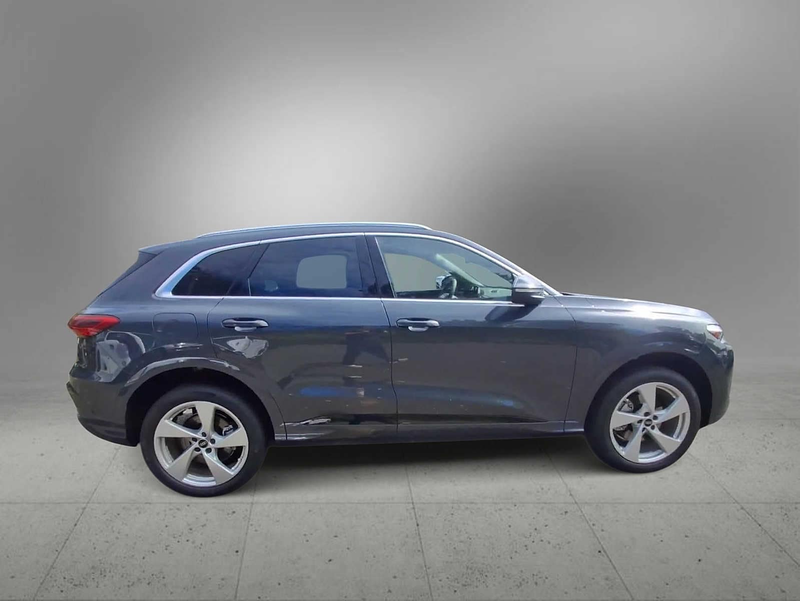 Thumbnail: 2025 Audi Q5 - 9