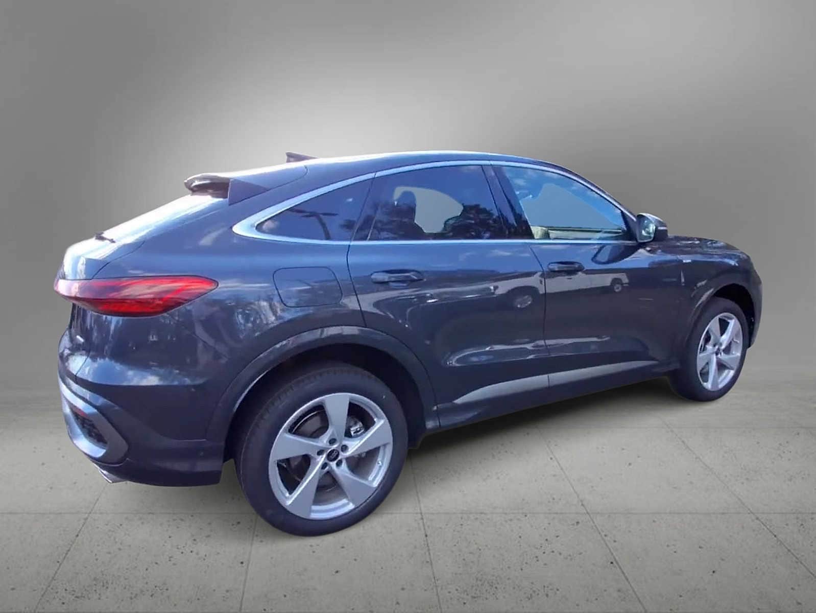 Thumbnail: 2025 Audi Q5 - 8